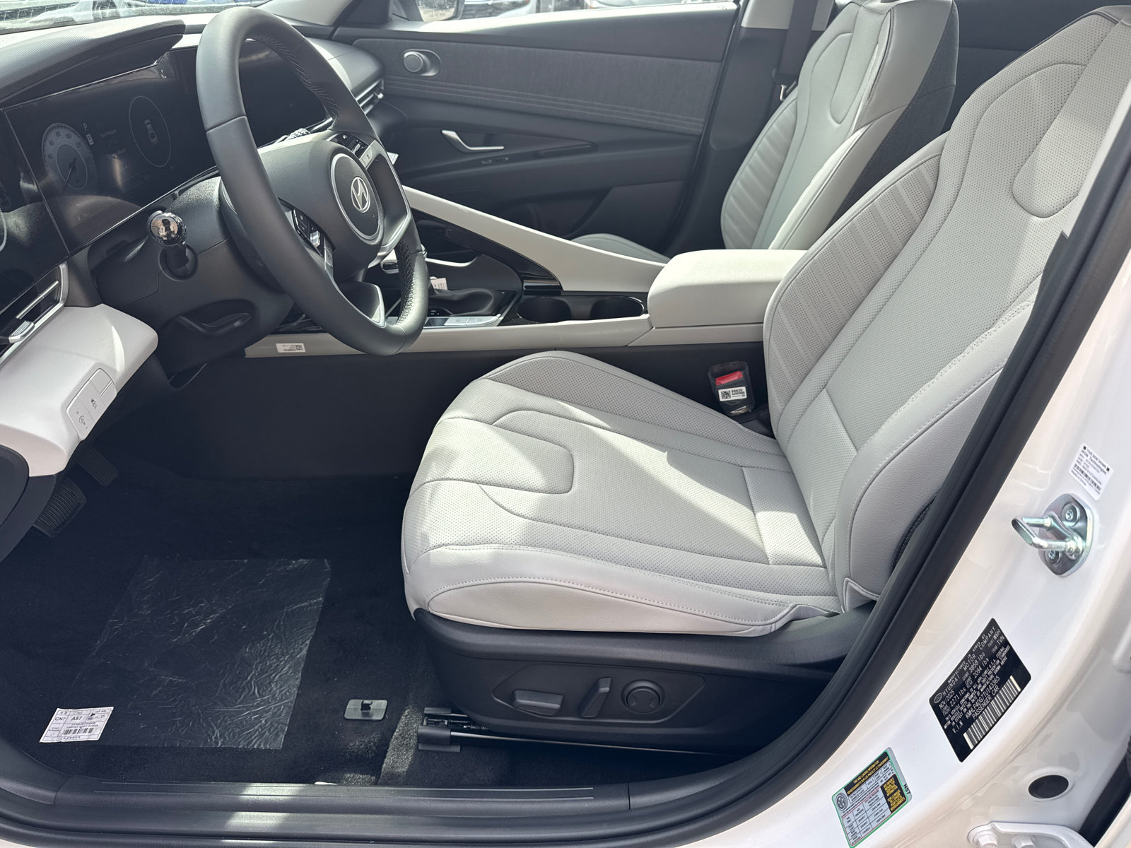 New 2026 Hyundai Elantra Limited FWD image 10