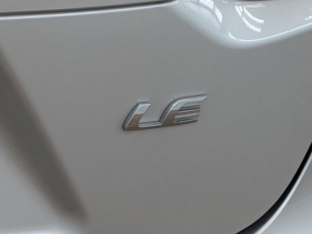 Used 2021 Toyota Corolla LE image 9