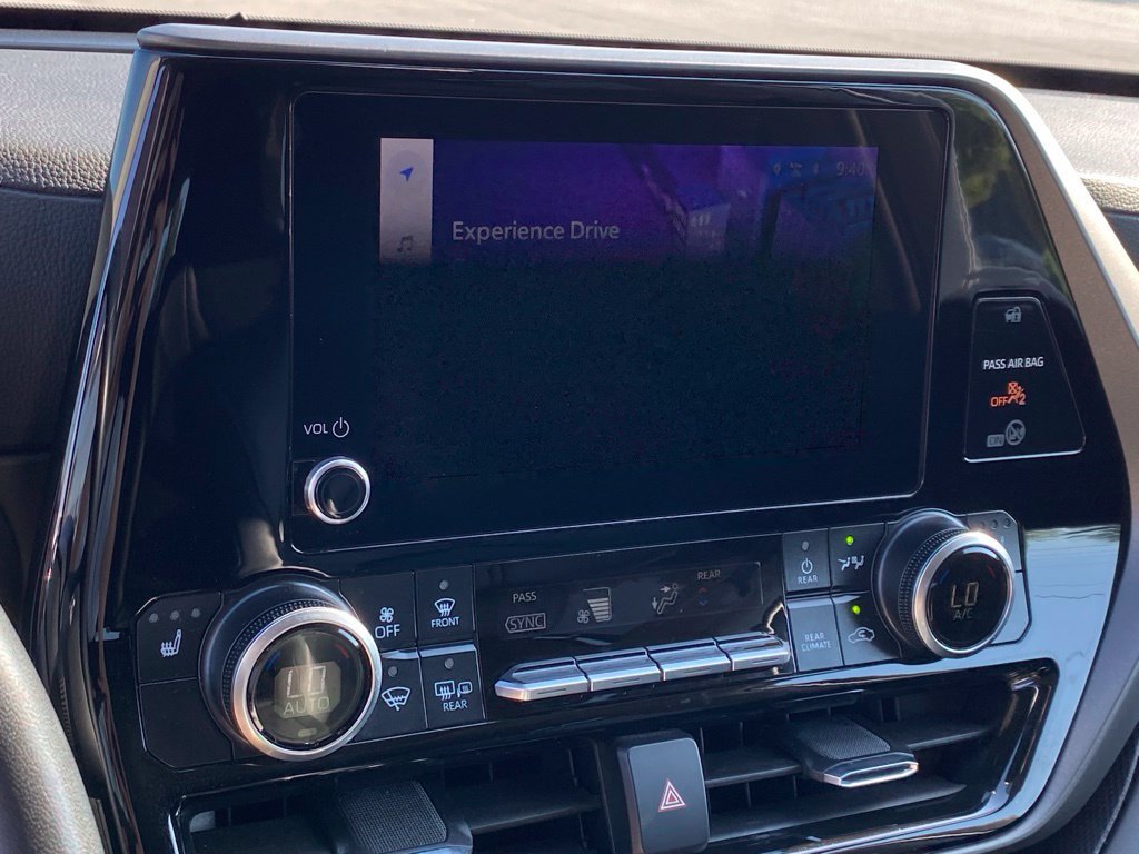 Used 2025 Toyota Highlander XLE AWD/4WD image 17