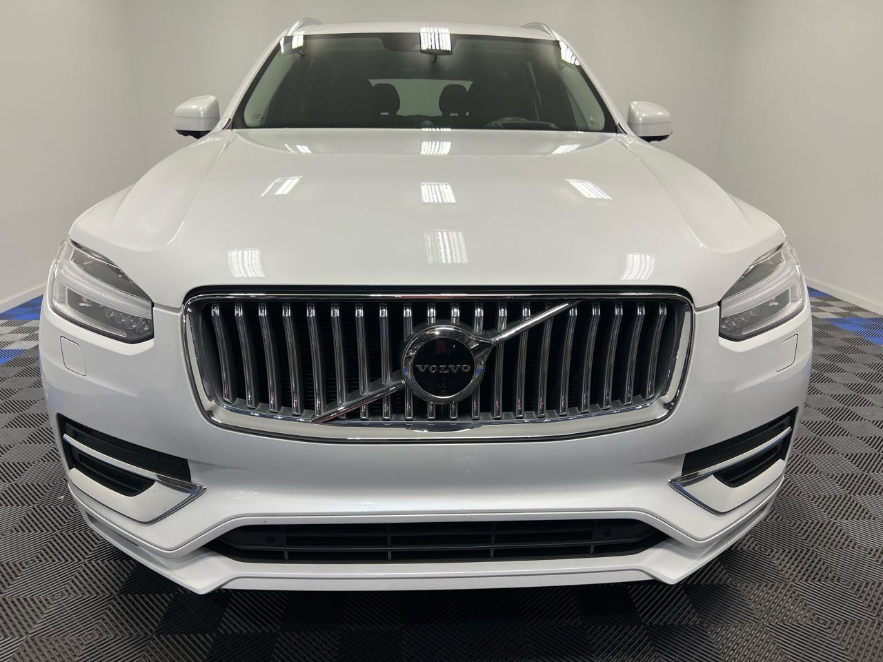 Used 2022 Volvo XC90 T6 Inscription w/ Advanced Package AWD/4WD image 2