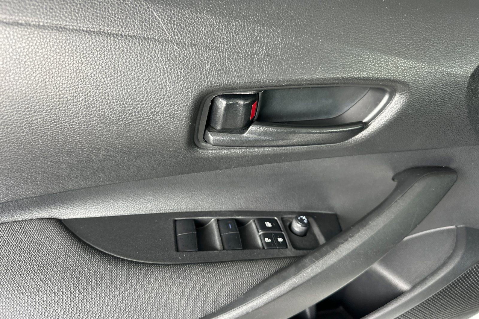 Certified 2022 Toyota Corolla LE image 13