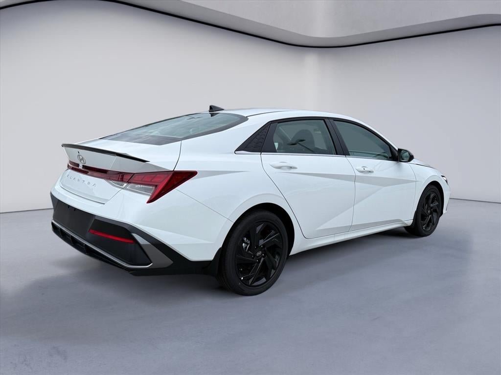 New 2026 Hyundai Elantra SEL Sport FWD image 5