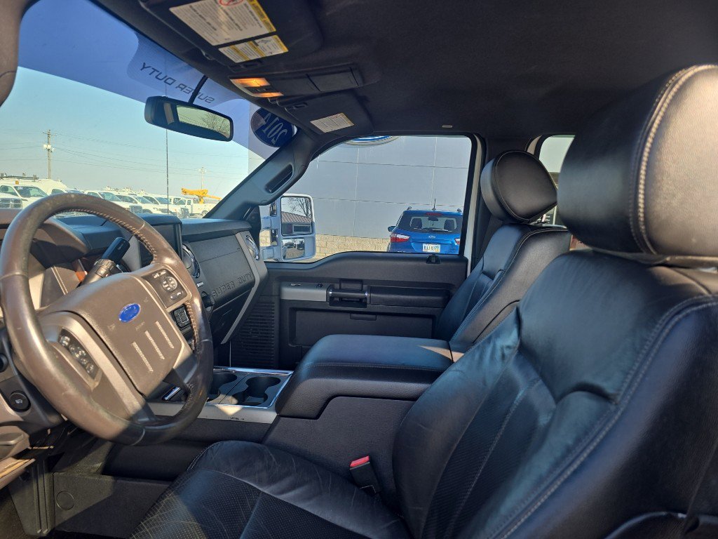 Used 2014 Ford F550 4x4 Crew Cab Super Duty w/ Lariat Interior Package image 20