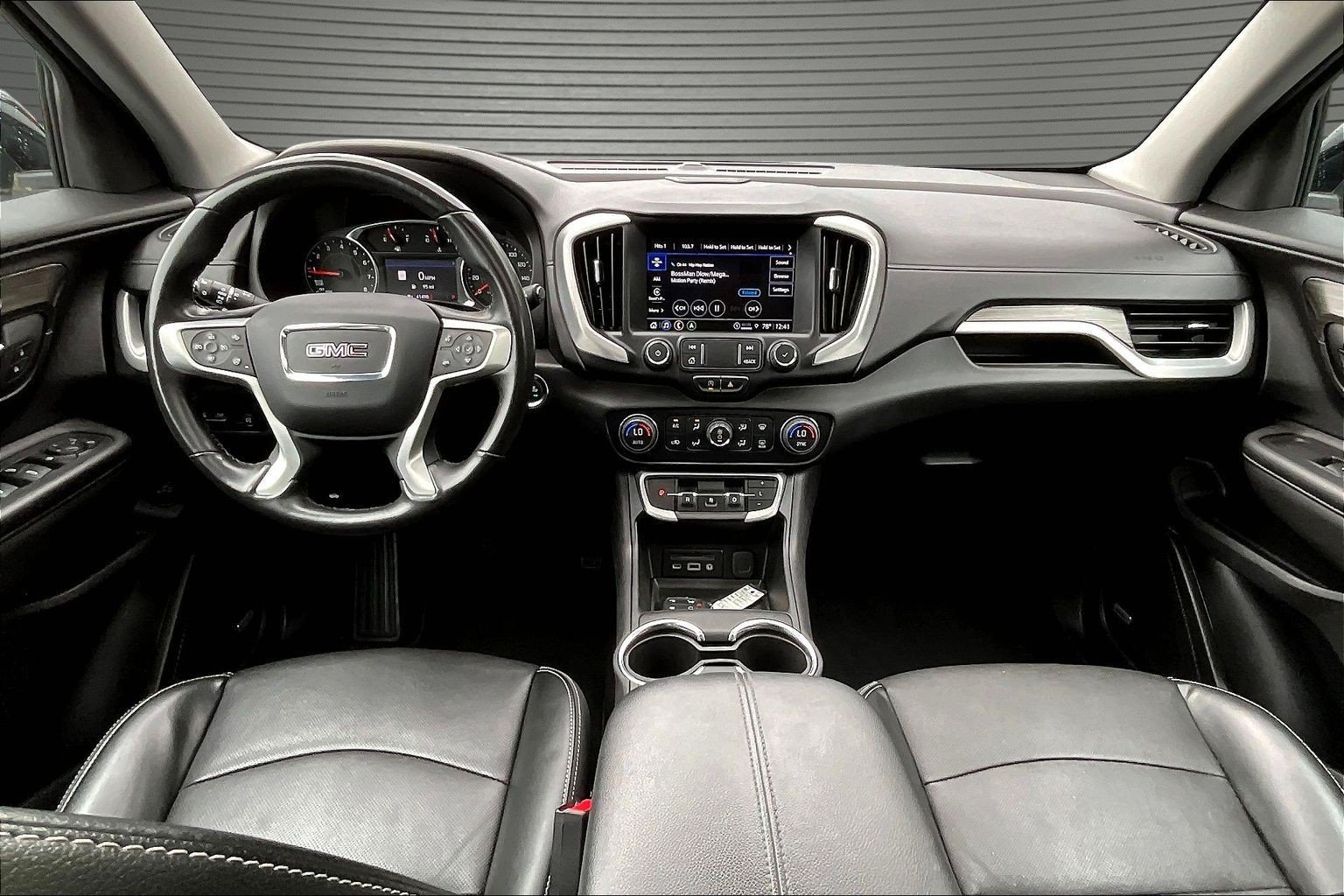 Used 2022 GMC Terrain SLT w/ Infotainment Package II AWD/4WD image 7