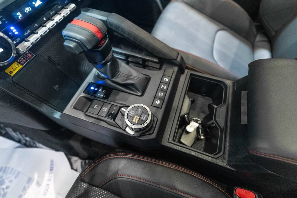 Used 2025 Toyota Tacoma TRD Pro AWD/4WD image 30