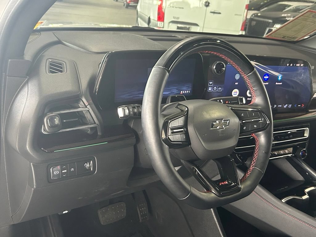 Used 2024 Chevrolet Traverse RS FWD image 20