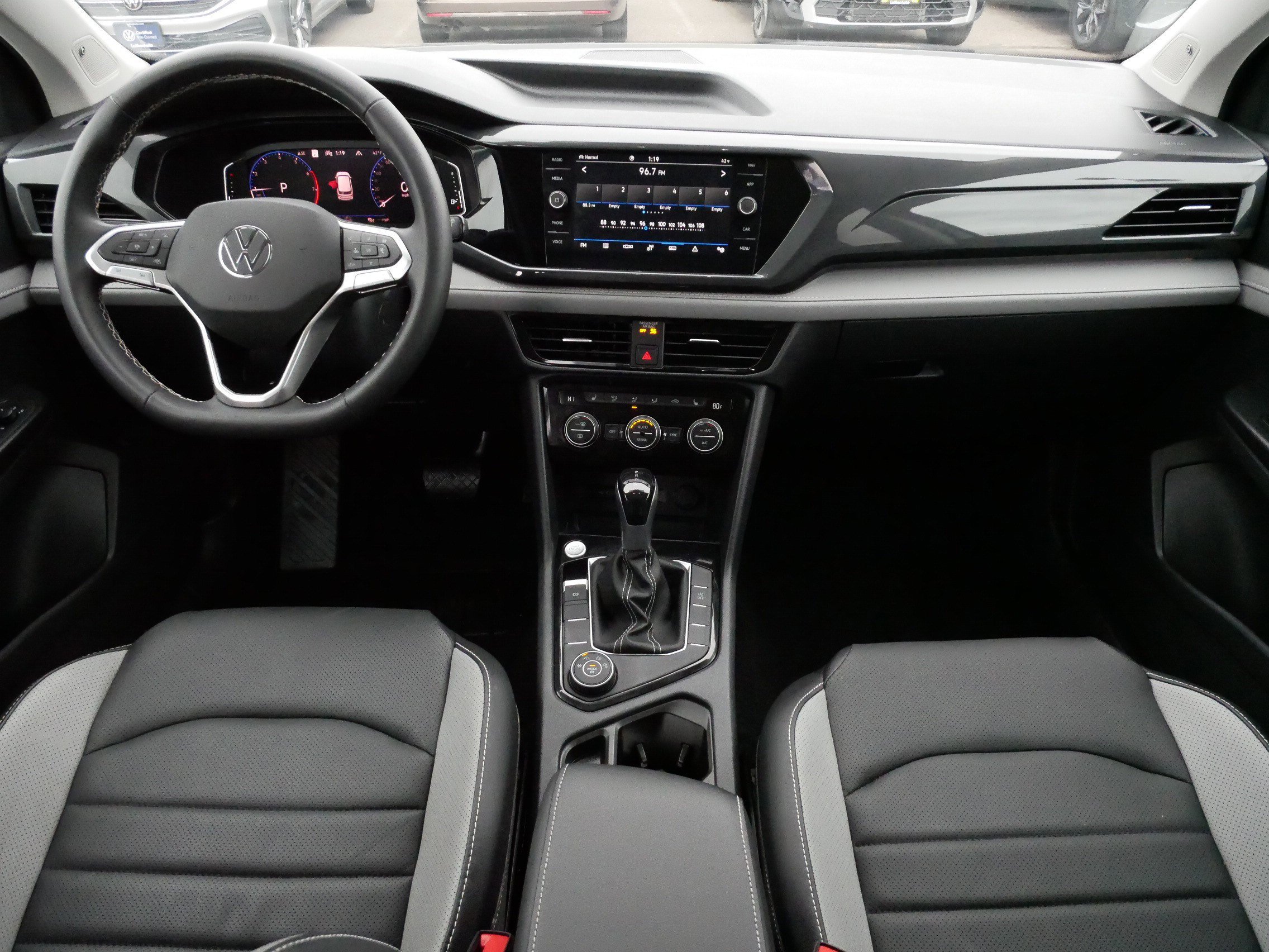 Used 2023 Volkswagen Taos SEL image 10