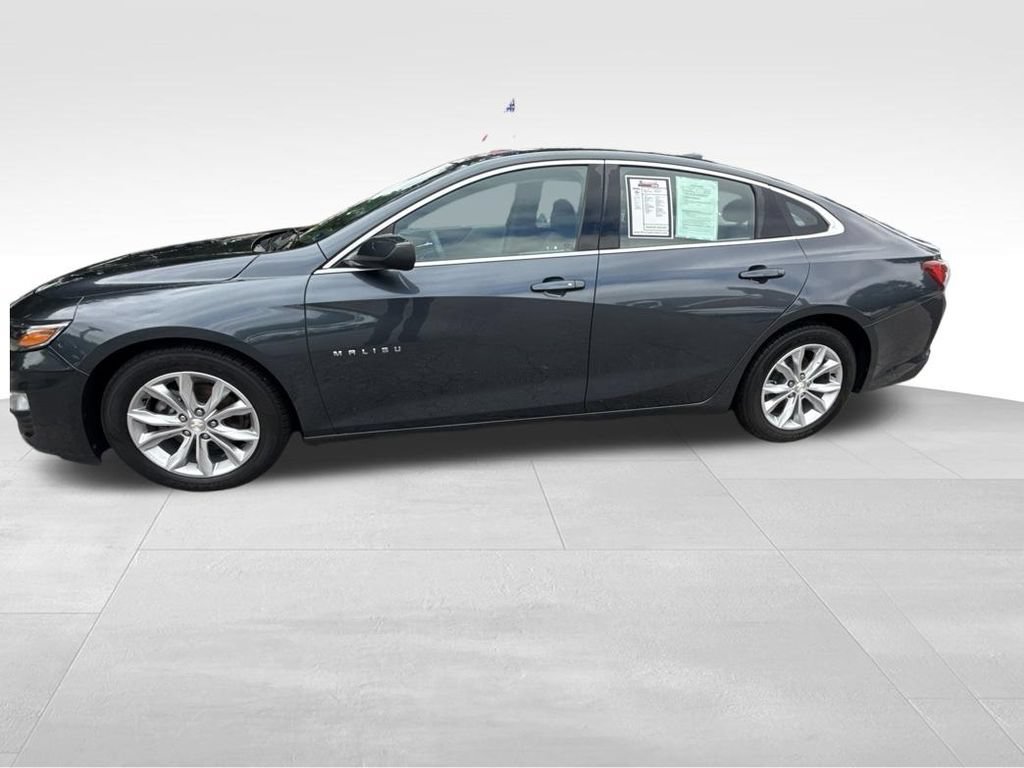 Used 2021 Chevrolet Malibu LT FWD image 2