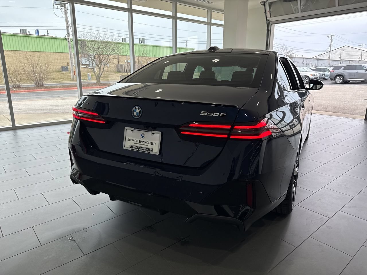 New 2026 BMW 550e xDrive AWD/4WD image 7