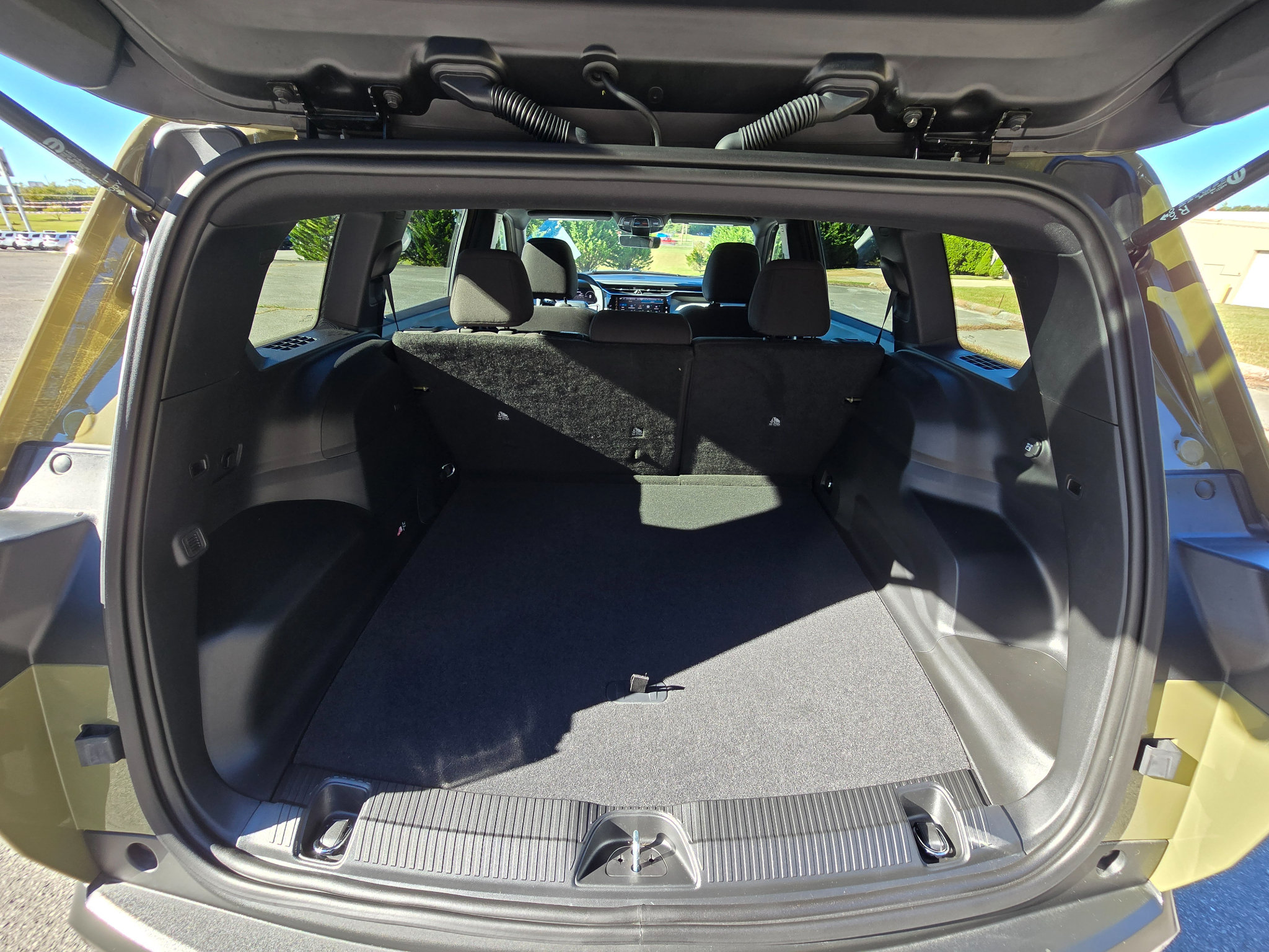 Used 2026 Jeep Cherokee Laredo AWD/4WD image 19