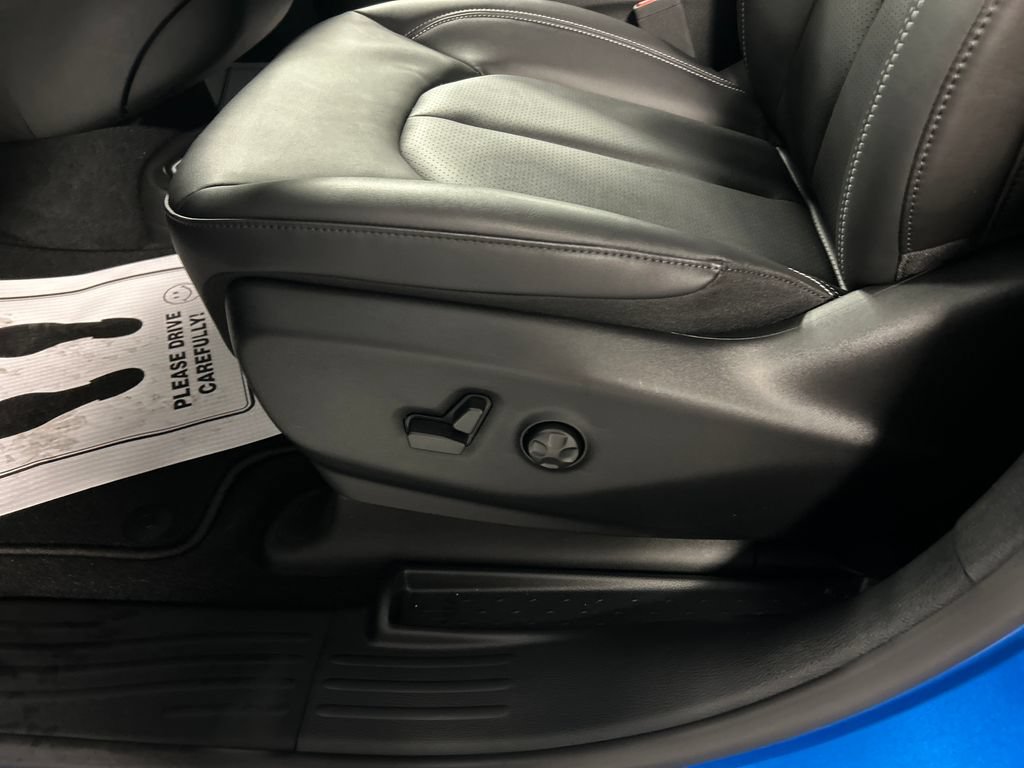 New 2027 Chrysler Pacifica Select w/ Family Tech Group FWD image 11