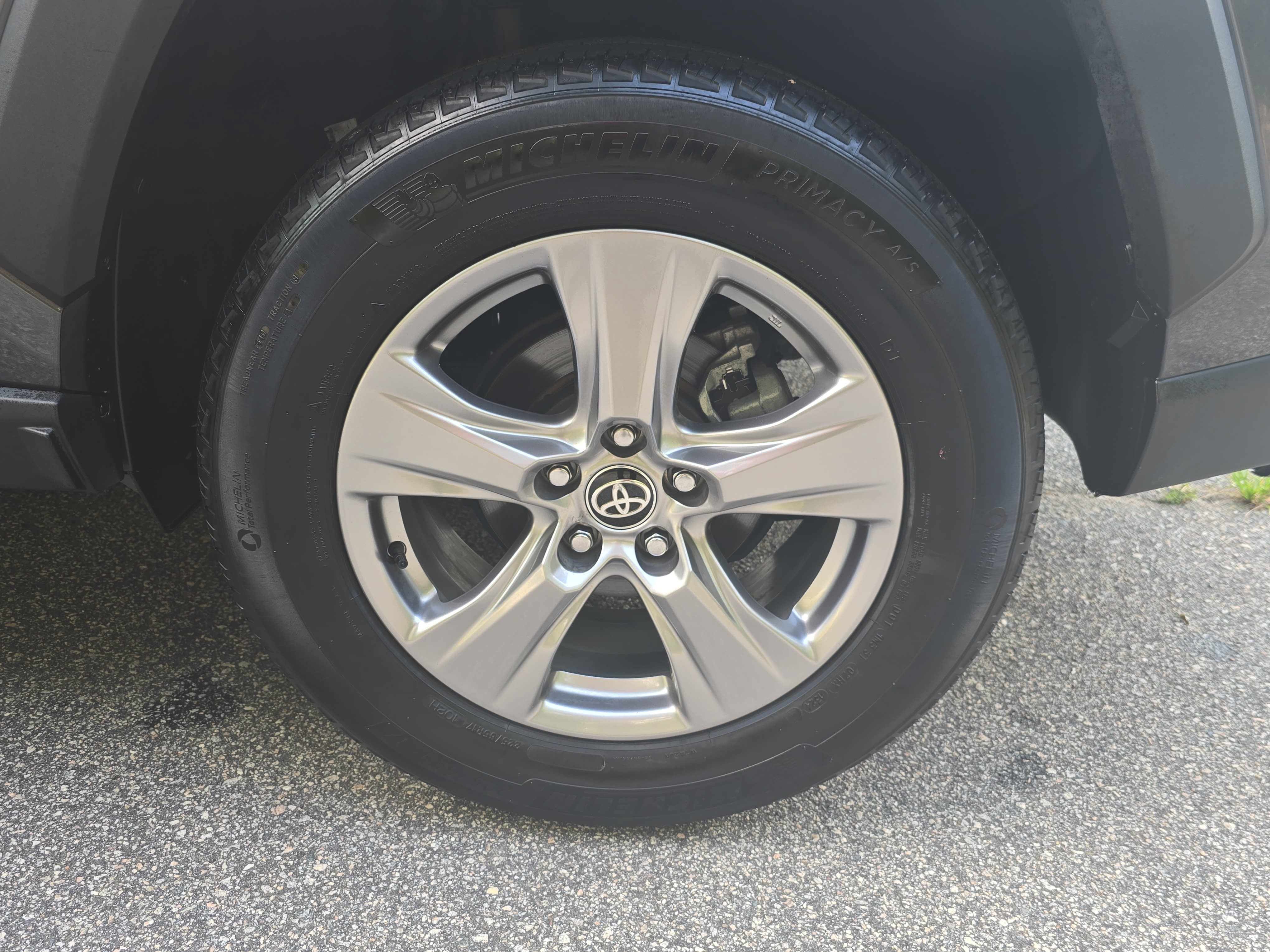 Used 2024 Toyota RAV4 XLE AWD/4WD image 30
