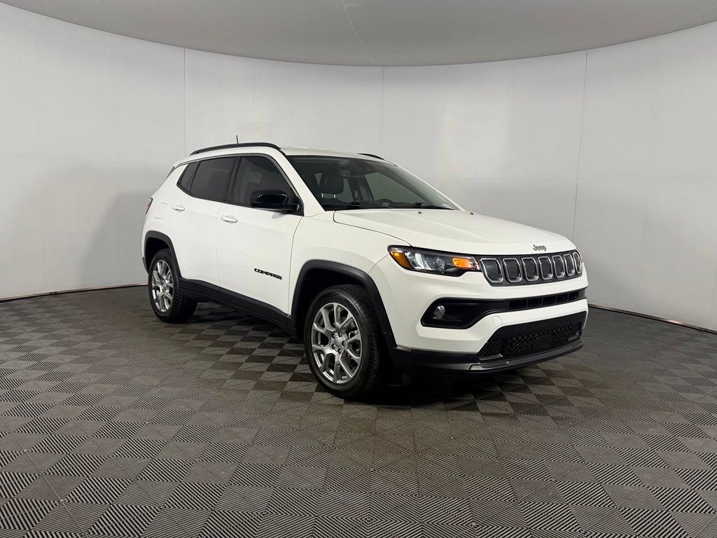 Used 2022 Jeep Compass Latitude AWD/4WD image 2