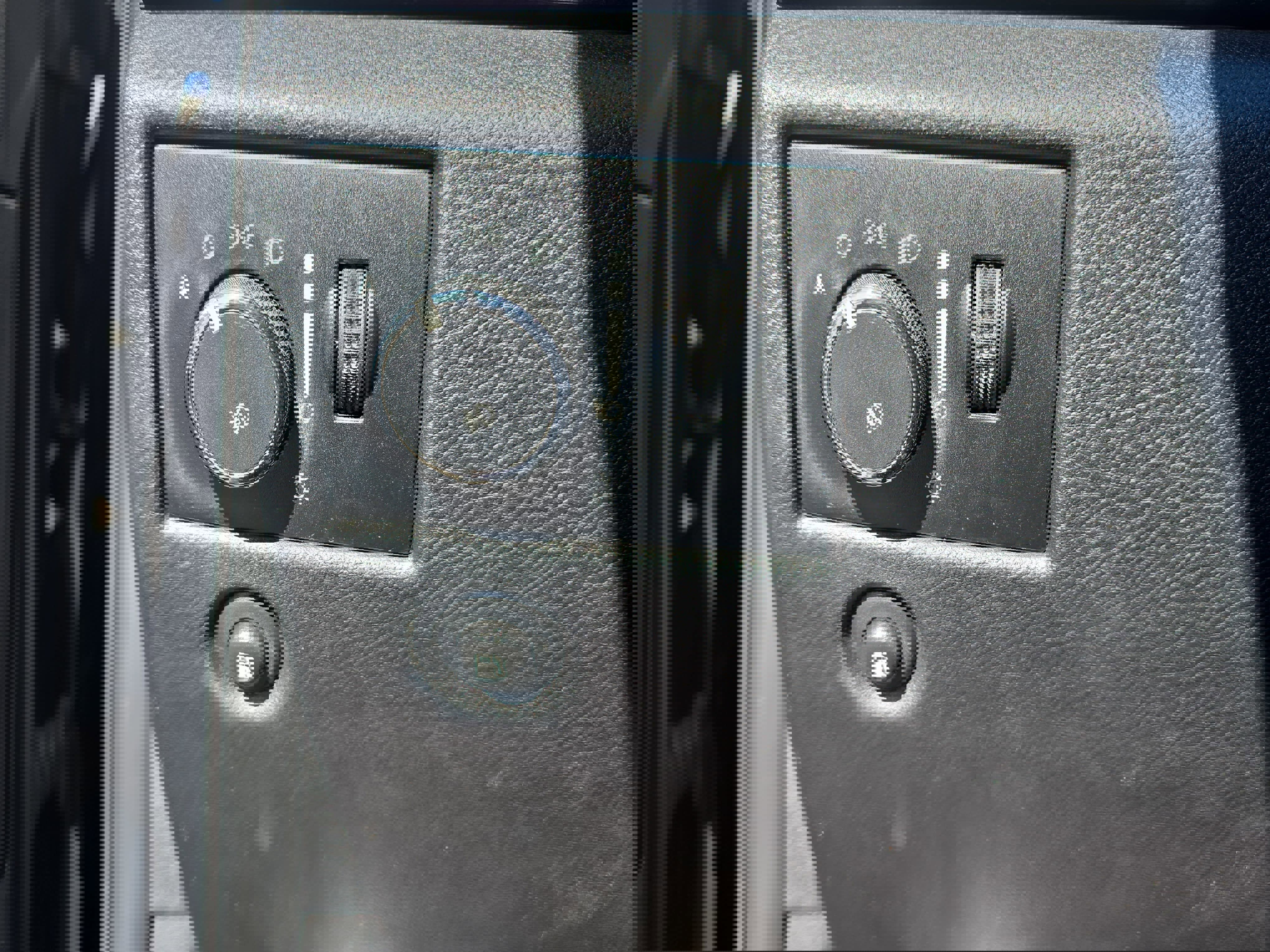 Used 2011 Jeep Grand Cherokee Laredo image 24