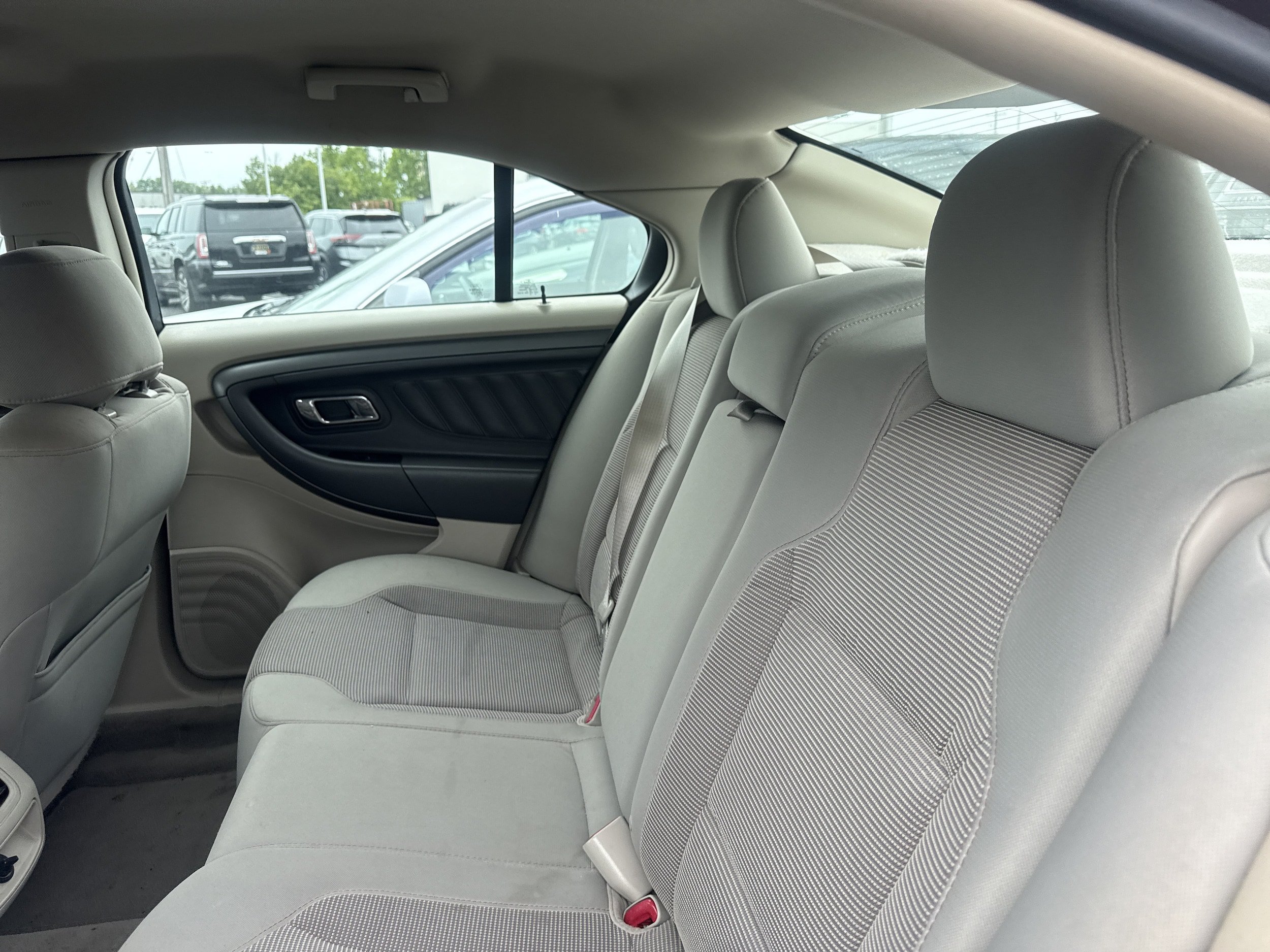 Used 2011 Ford Taurus SEL w/ SEL Technology Pkg FWD image 6