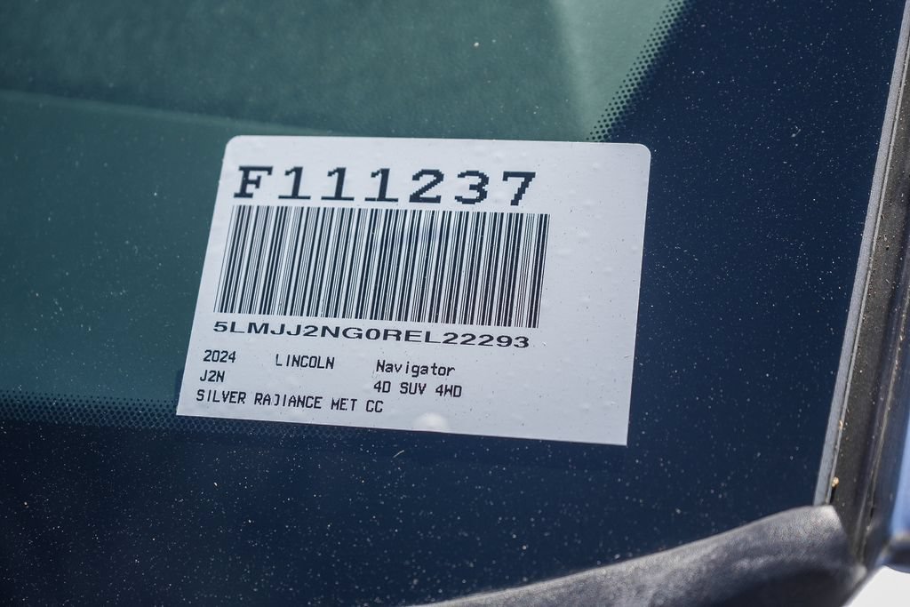Certified 2024 Lincoln Navigator Premiere AWD/4WD image 35
