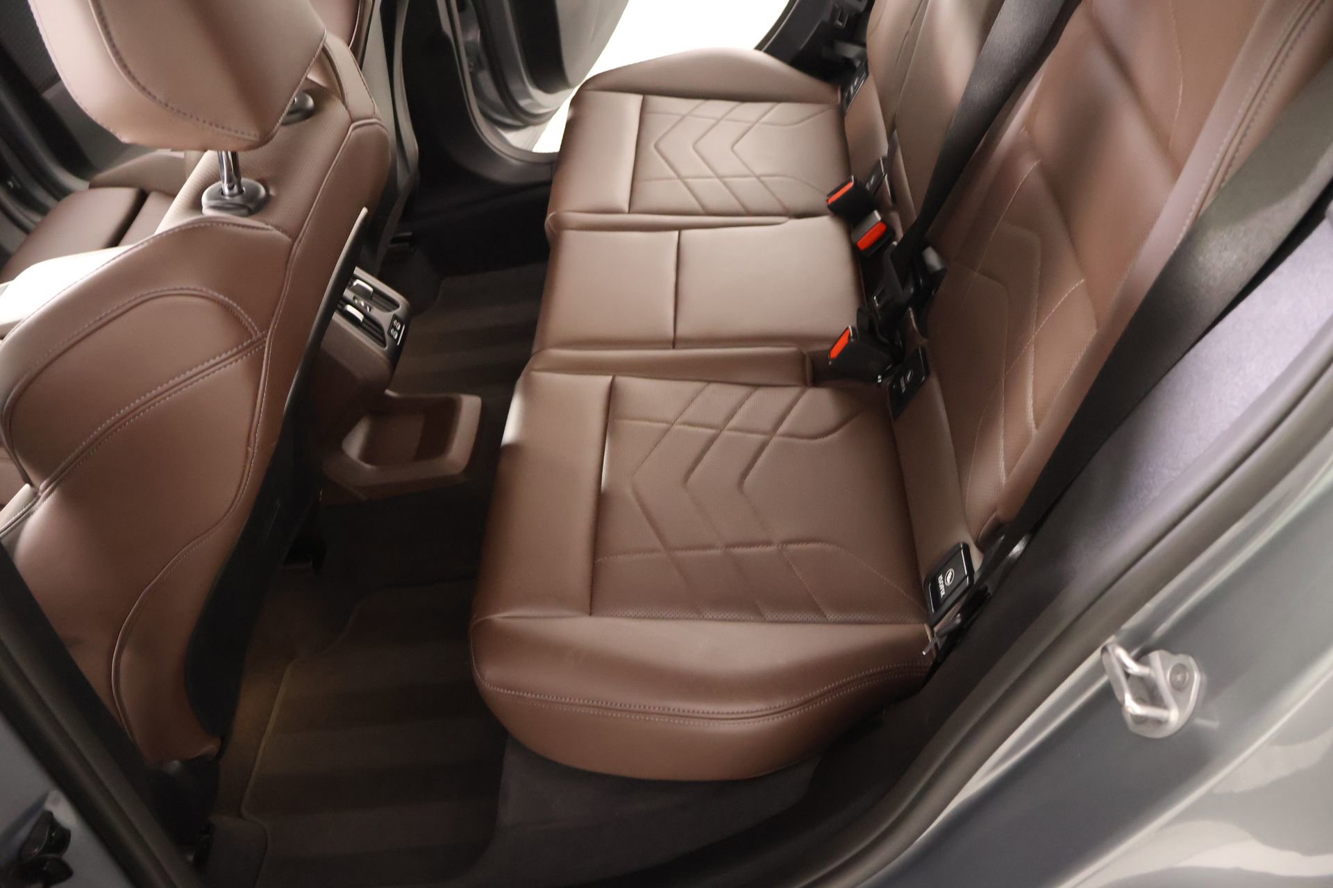 Used 2025 BMW X2 xDrive28i w/ M Sport Package image 13