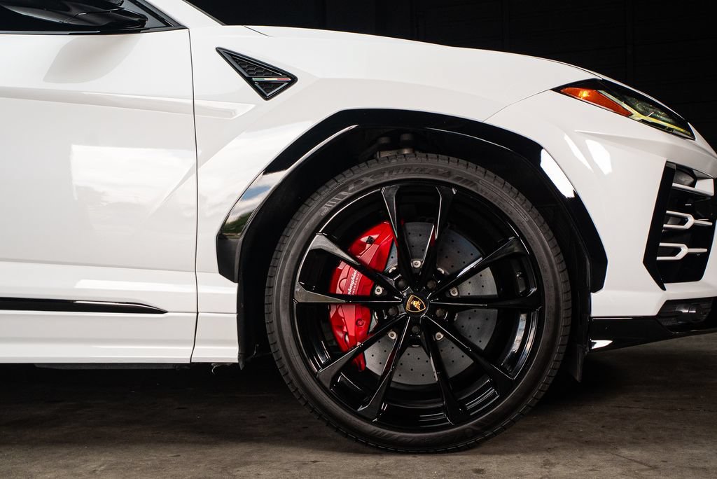 Used 2022 Lamborghini Urus AWD/4WD image 12