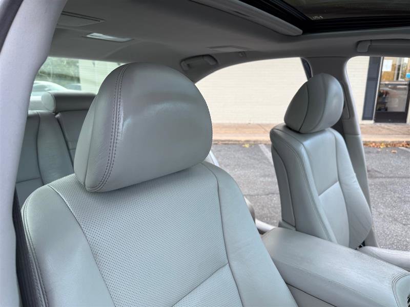 Used 2011 Lexus LS 460 SEDAN w/ Comfort Pkg image 18