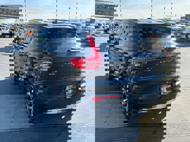 Used 2024 Volvo XC40 B5 Plus image 22