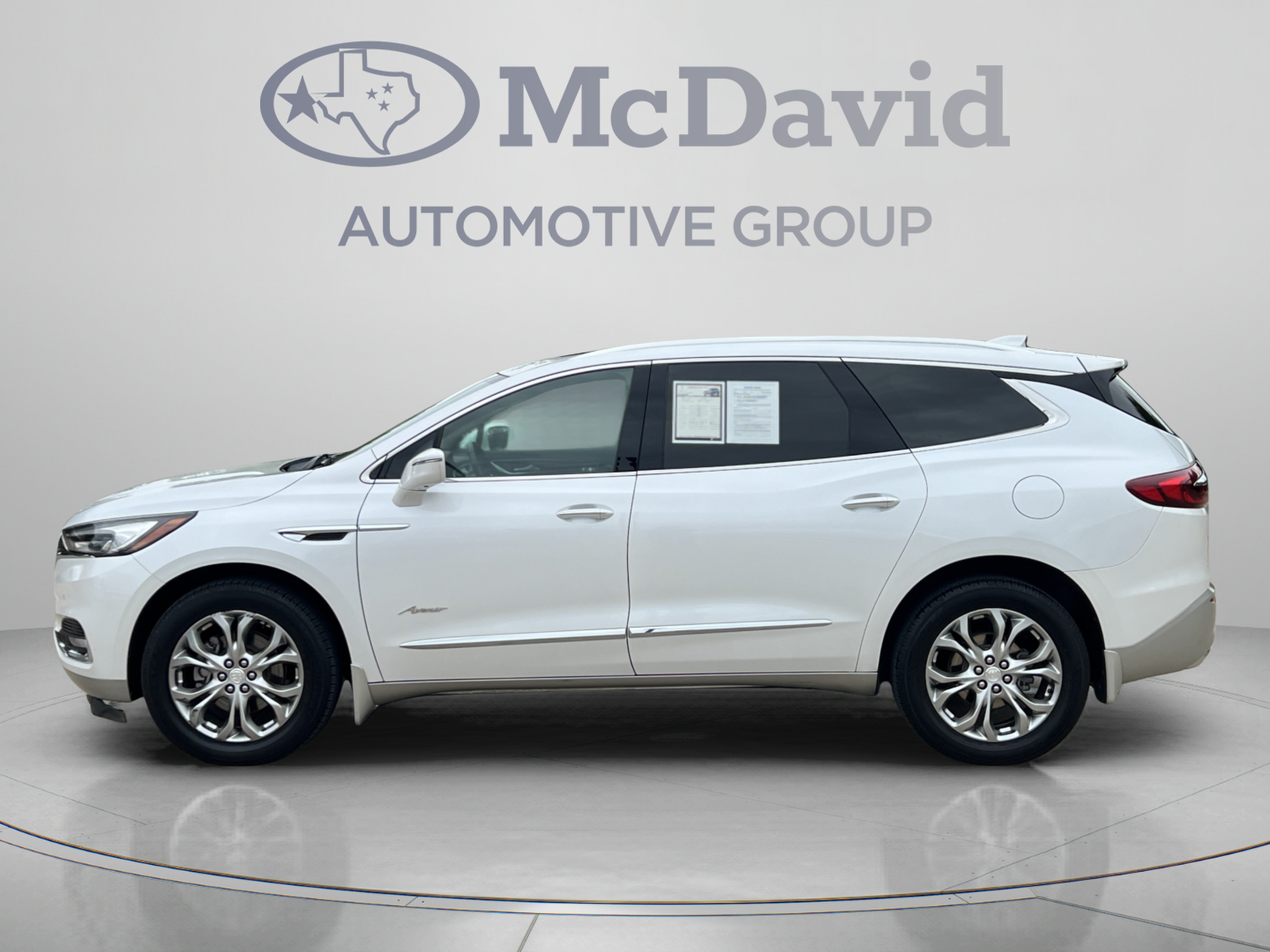 Used 2018 Buick Enclave Avenir w/ Avenir Technology Package AWD/4WD image 4