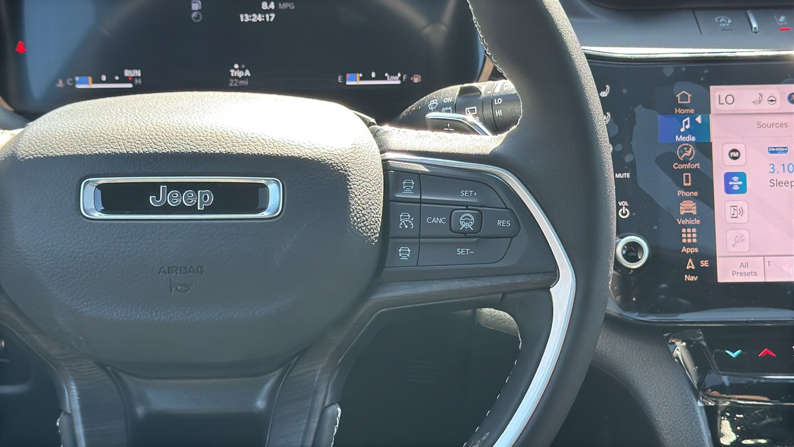 New 2026 Jeep Grand Cherokee Limited AWD/4WD image 18
