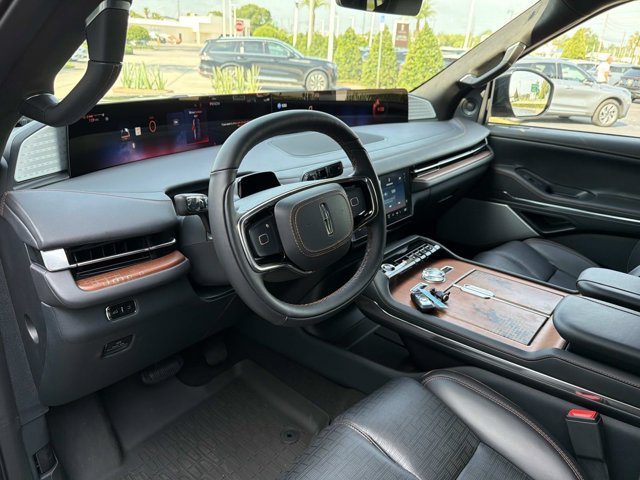 New 2027 Lincoln Navigator L Black Label AWD/4WD image 14