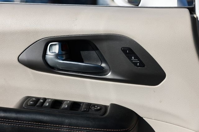 Used 2020 Chrysler Pacifica Touring-L Plus image 56