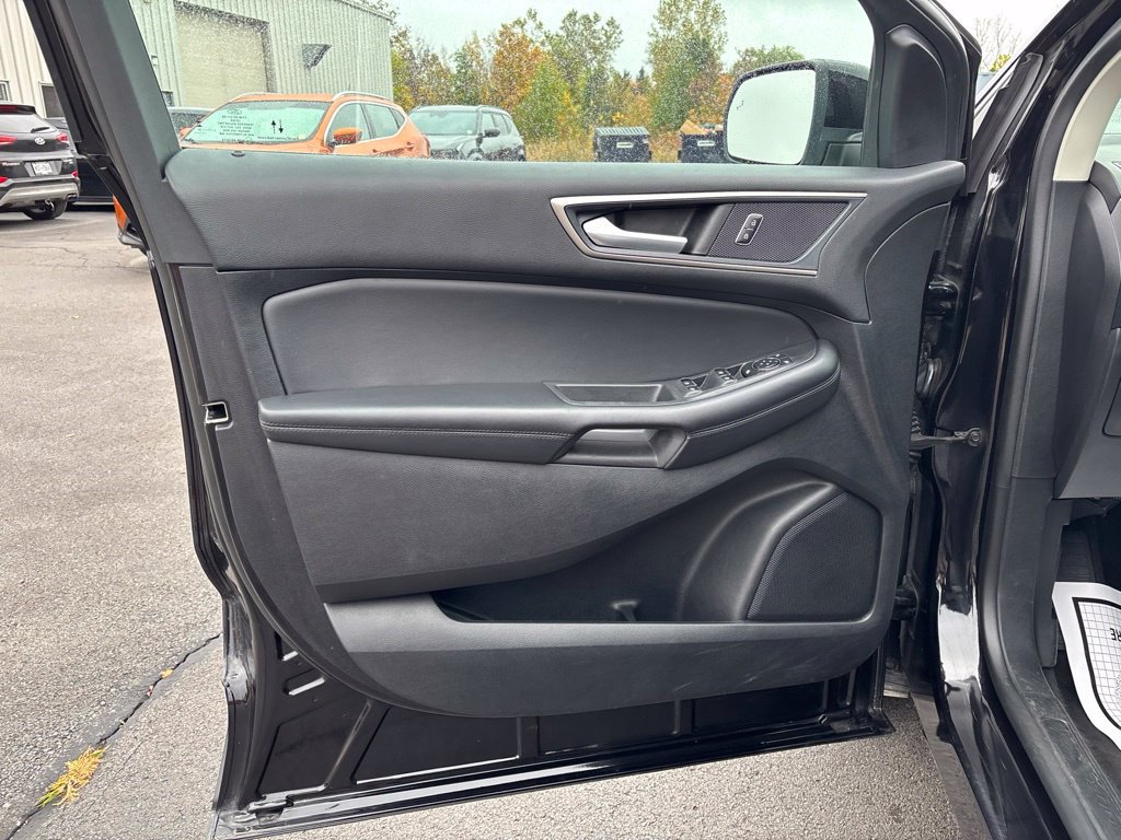 Used 2024 Ford Edge SEL AWD/4WD image 13