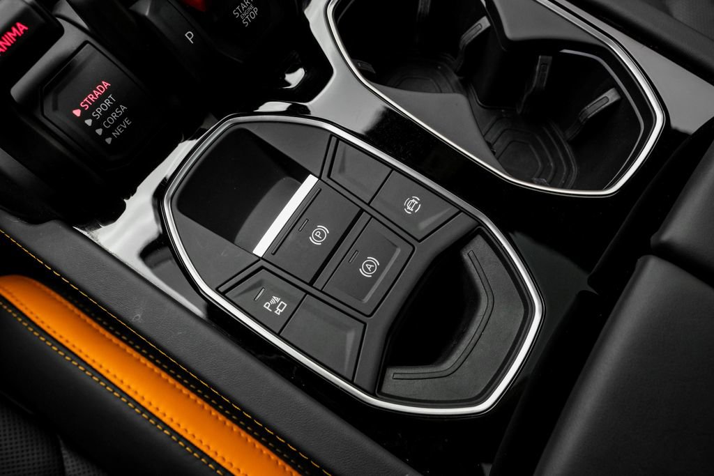 Used 2024 Lamborghini Urus S AWD/4WD image 32