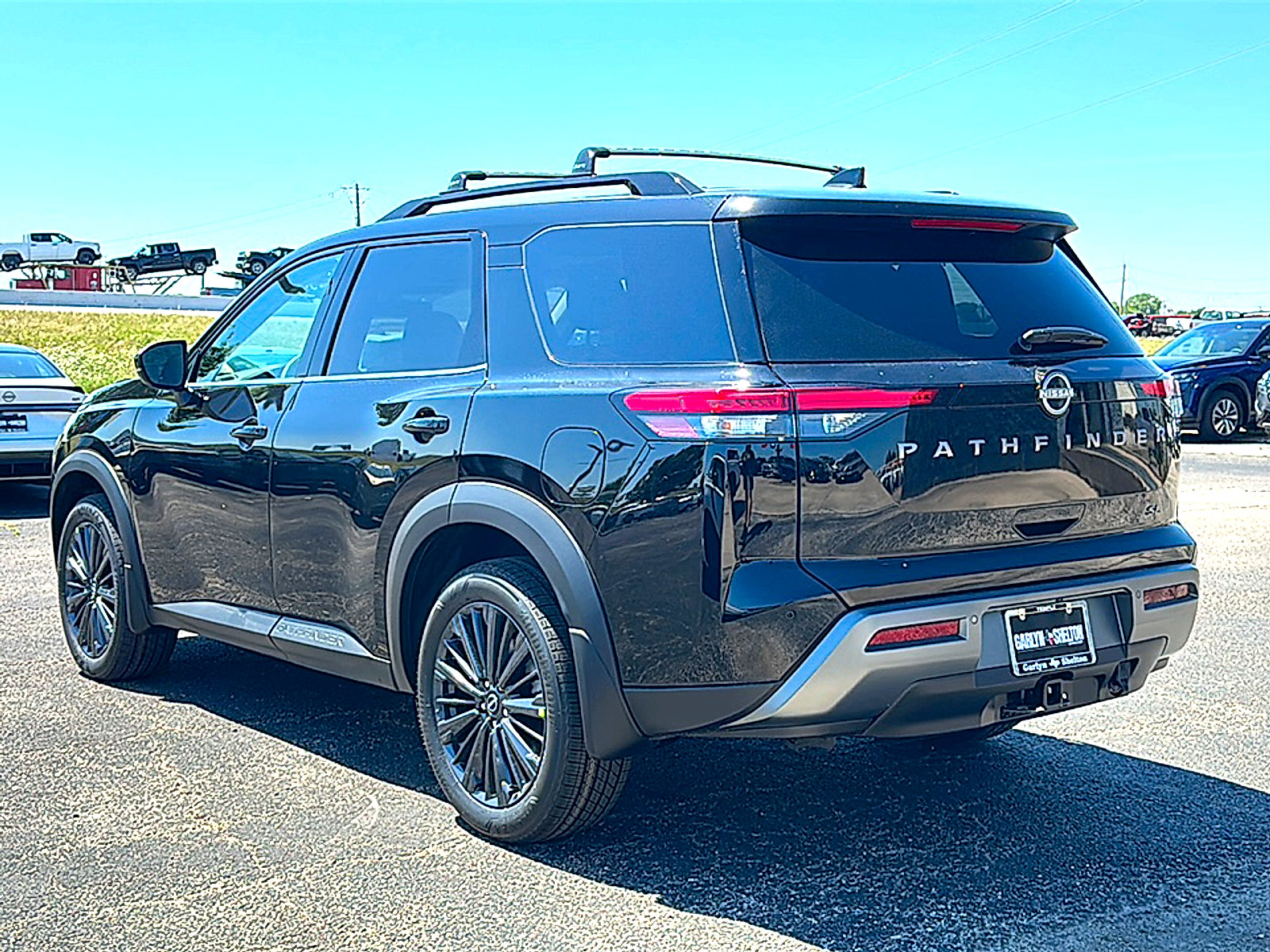 New 2026 Nissan Pathfinder SL w/ SL Premium Package FWD image 6