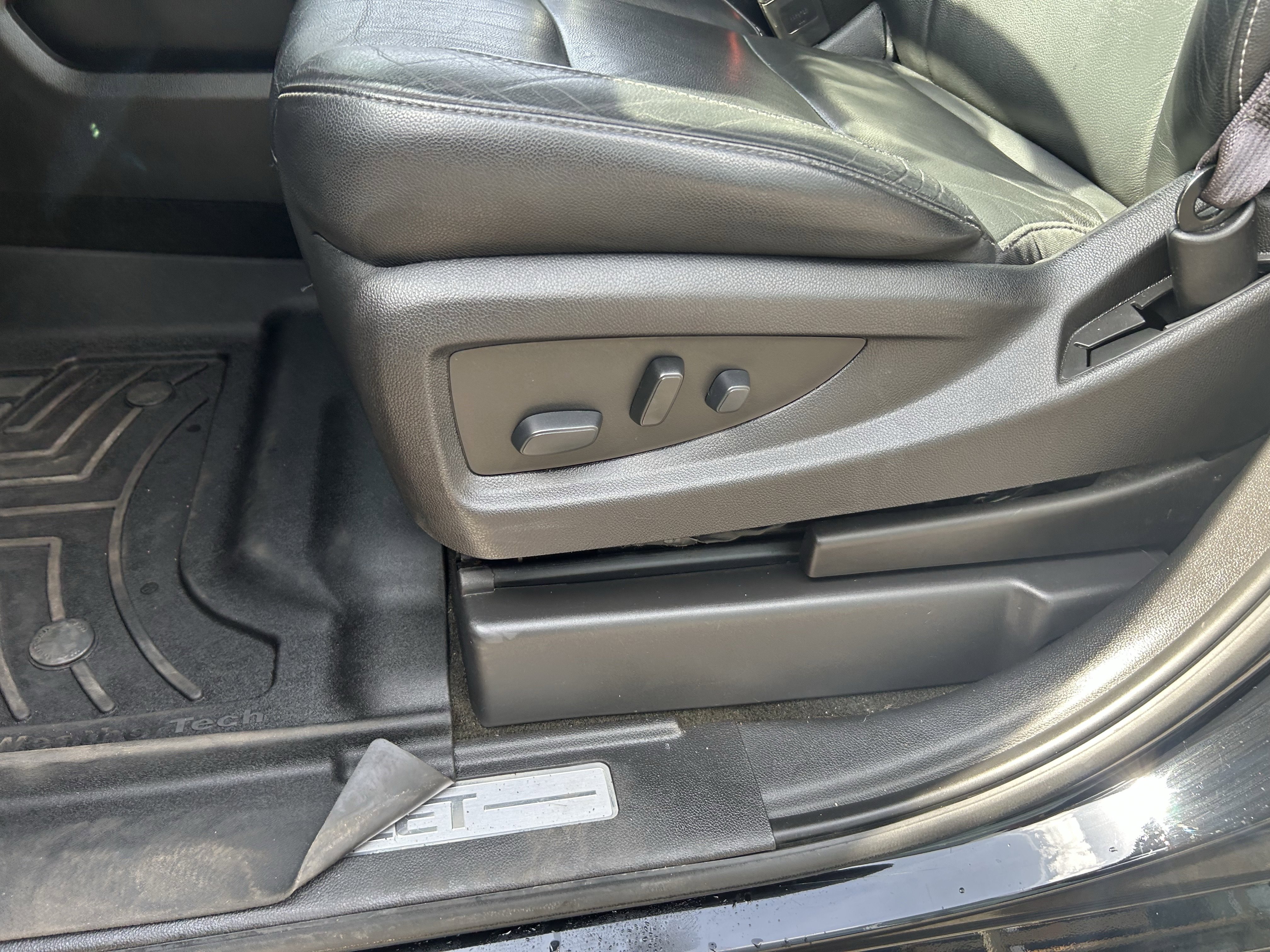 Used 2017 Chevrolet Suburban LT image 21