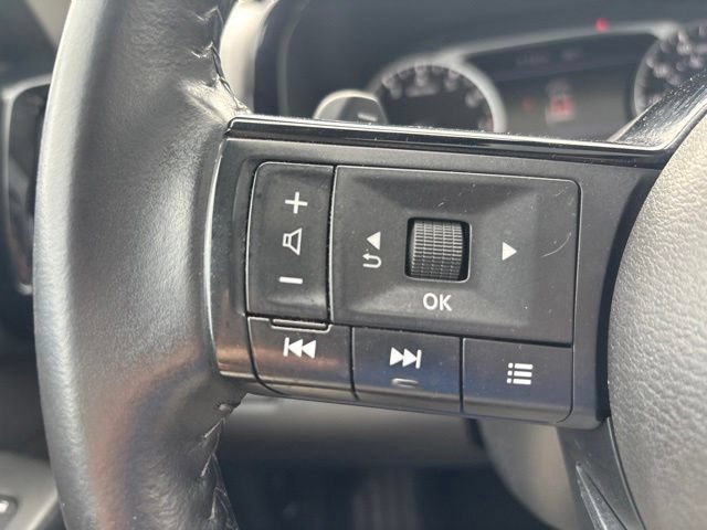Used 2023 Nissan Pathfinder SV w/ SV Premium Package AWD/4WD image 17