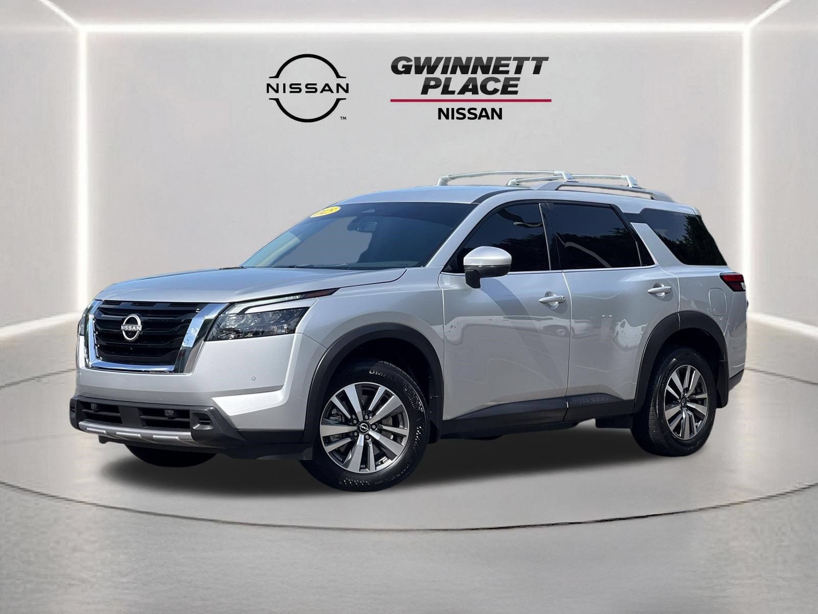 Certified 2025 Nissan Pathfinder SL w/ Cargo Package AWD/4WD image 1
