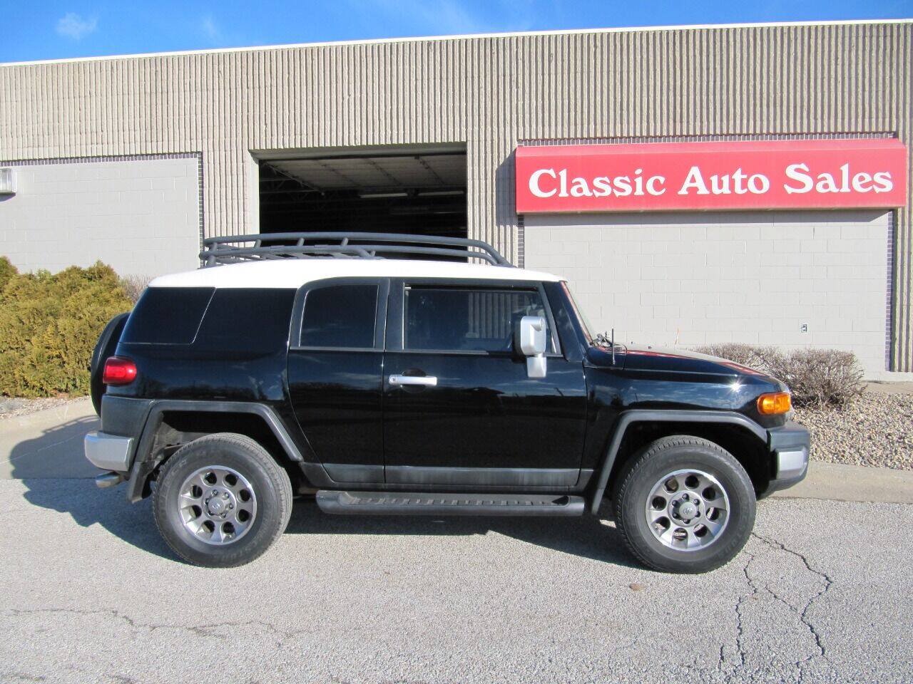 Used 2012 Toyota FJ Cruiser 4WD w/ Upgrade Pkg image 3