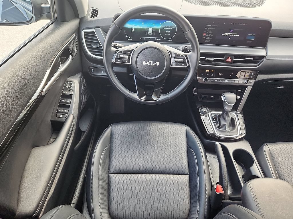Used 2024 Kia Seltos EX AWD/4WD image 7