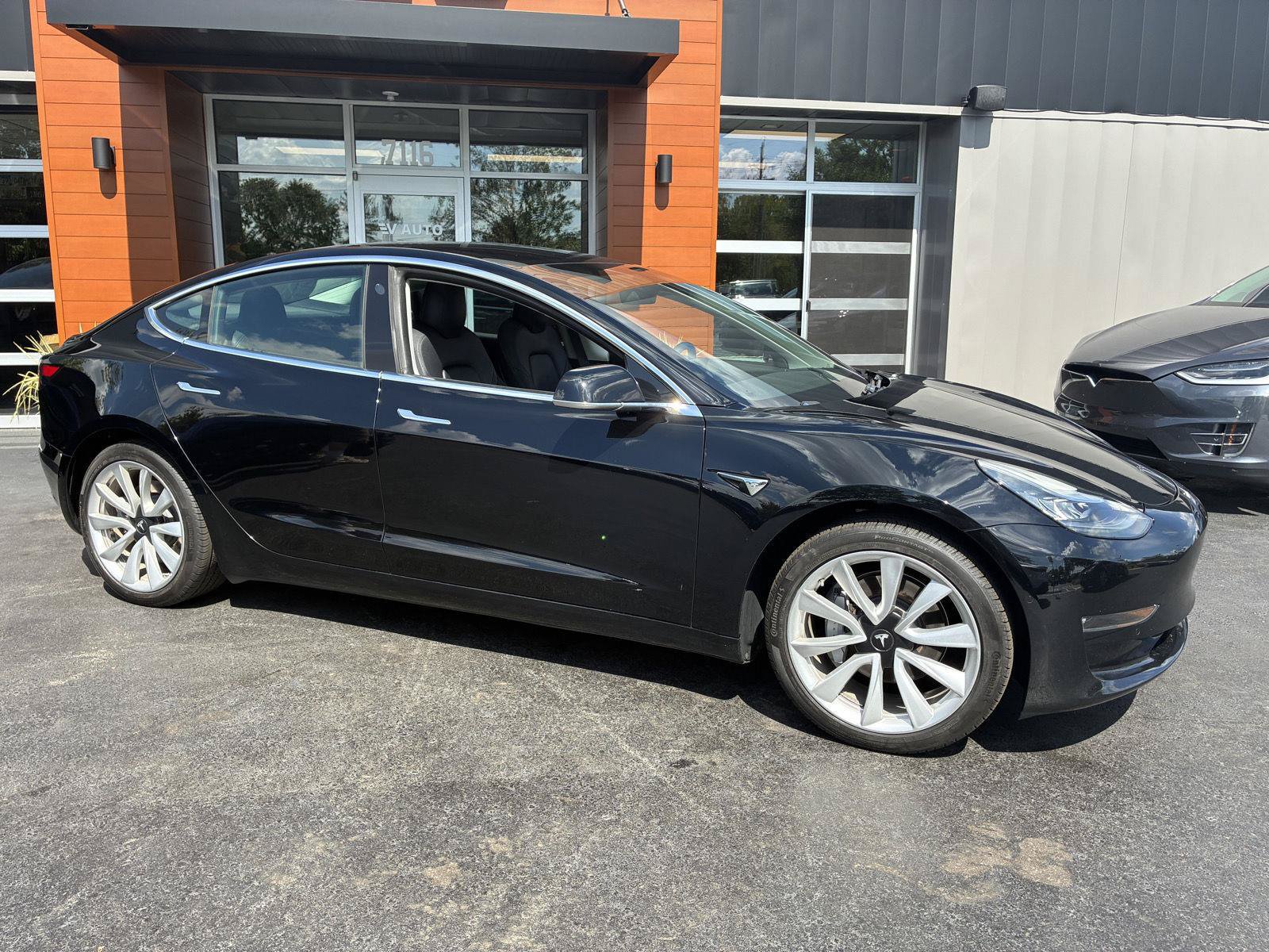 Used 2019 Tesla Model 3 Mid Range RWD image 5