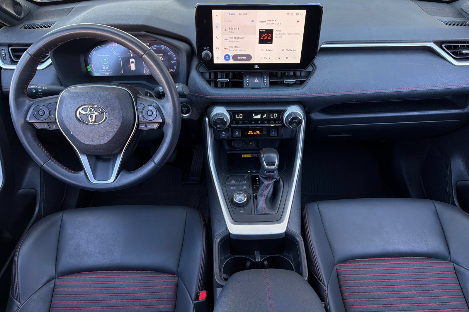 Used 2024 Toyota RAV4 XSE w/ Weather Package AWD/4WD image 15