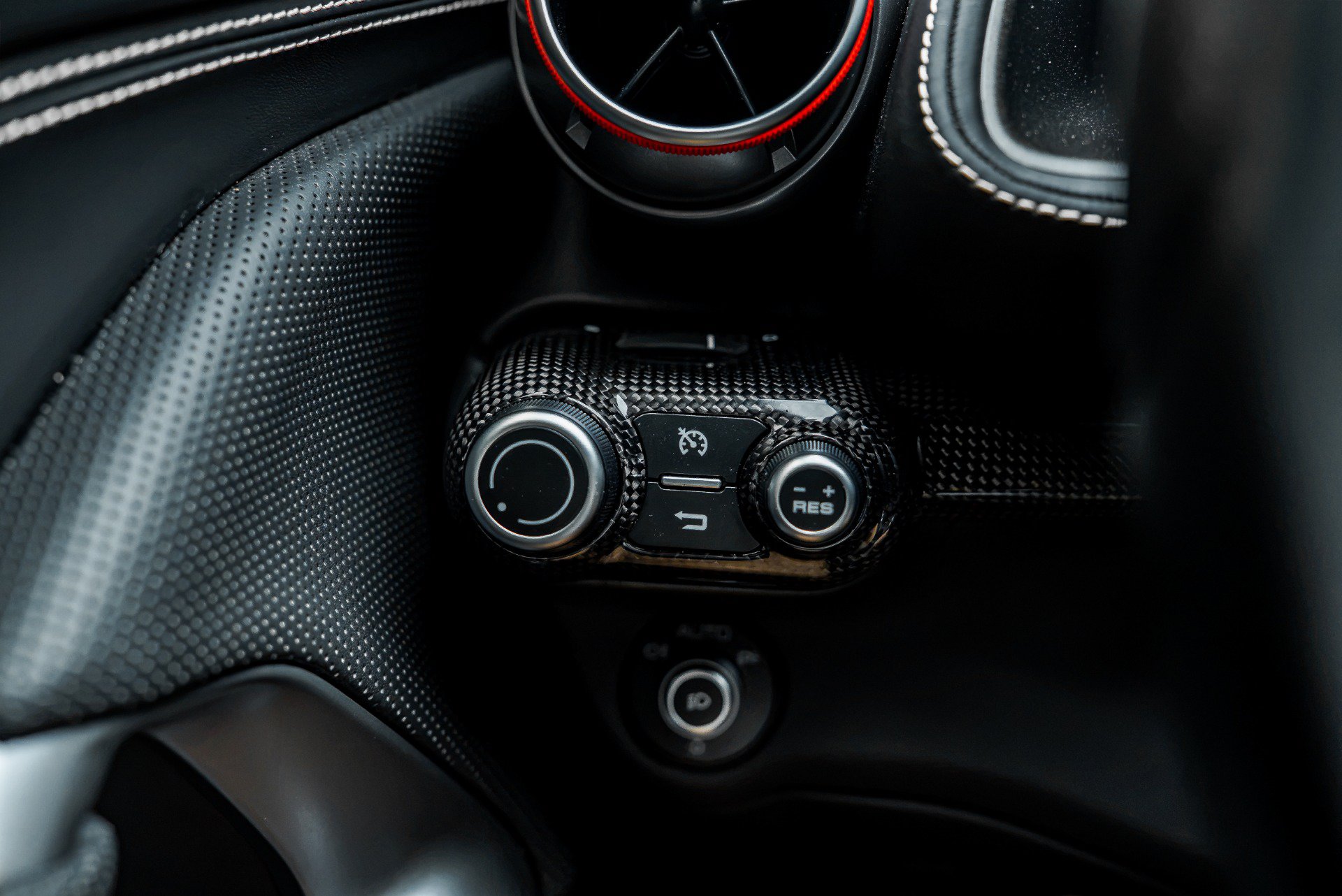 Used 2019 Ferrari 812 Superfast RWD image 42