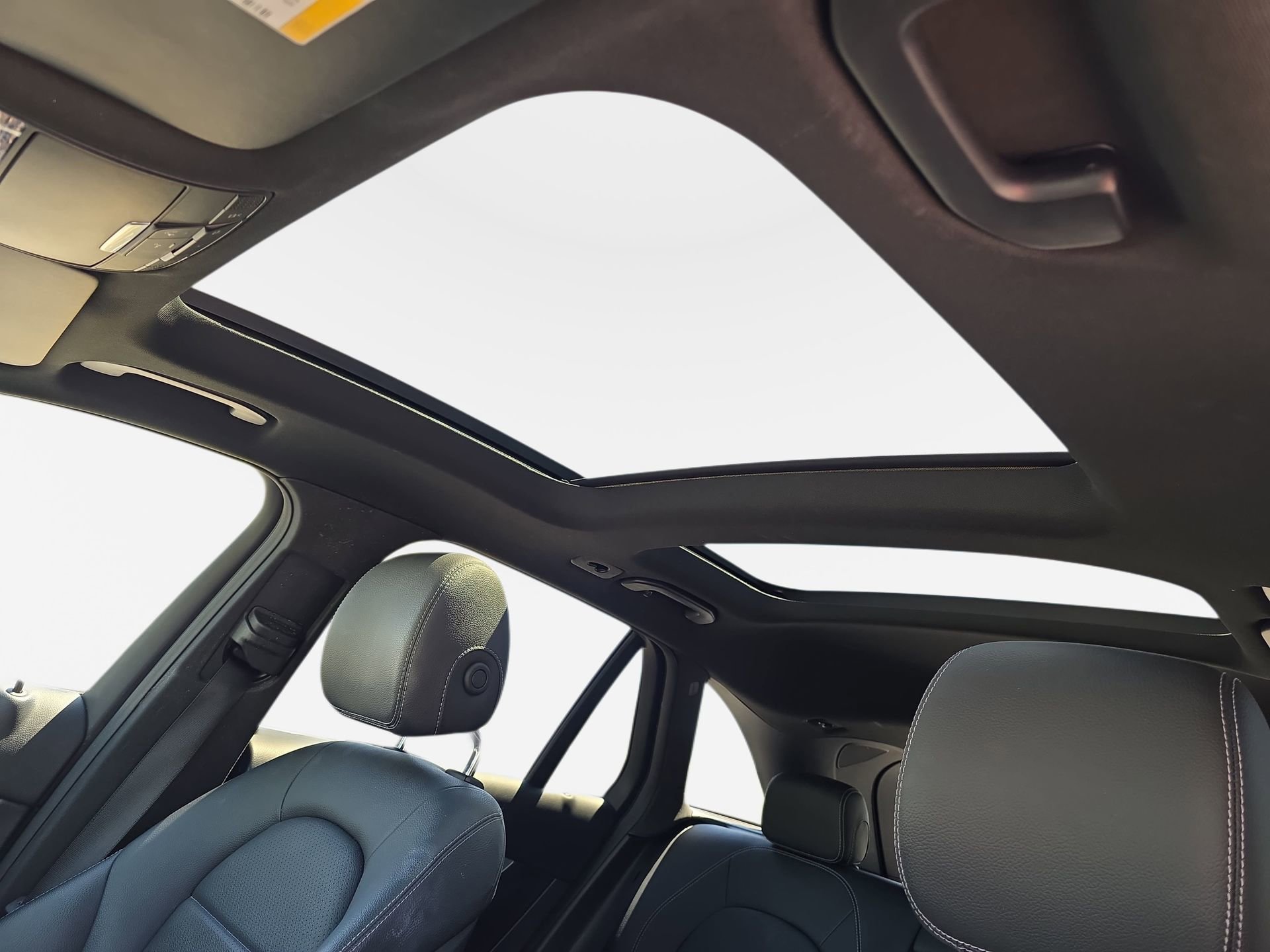Used 2019 Mercedes-Benz GLC 300 4MATIC image 28