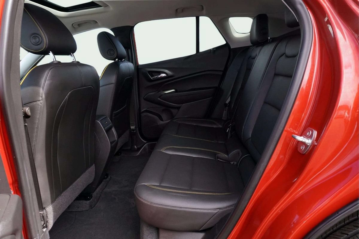 Used 2024 Chevrolet Trax ACTIV w/ Sunroof Package FWD image 18