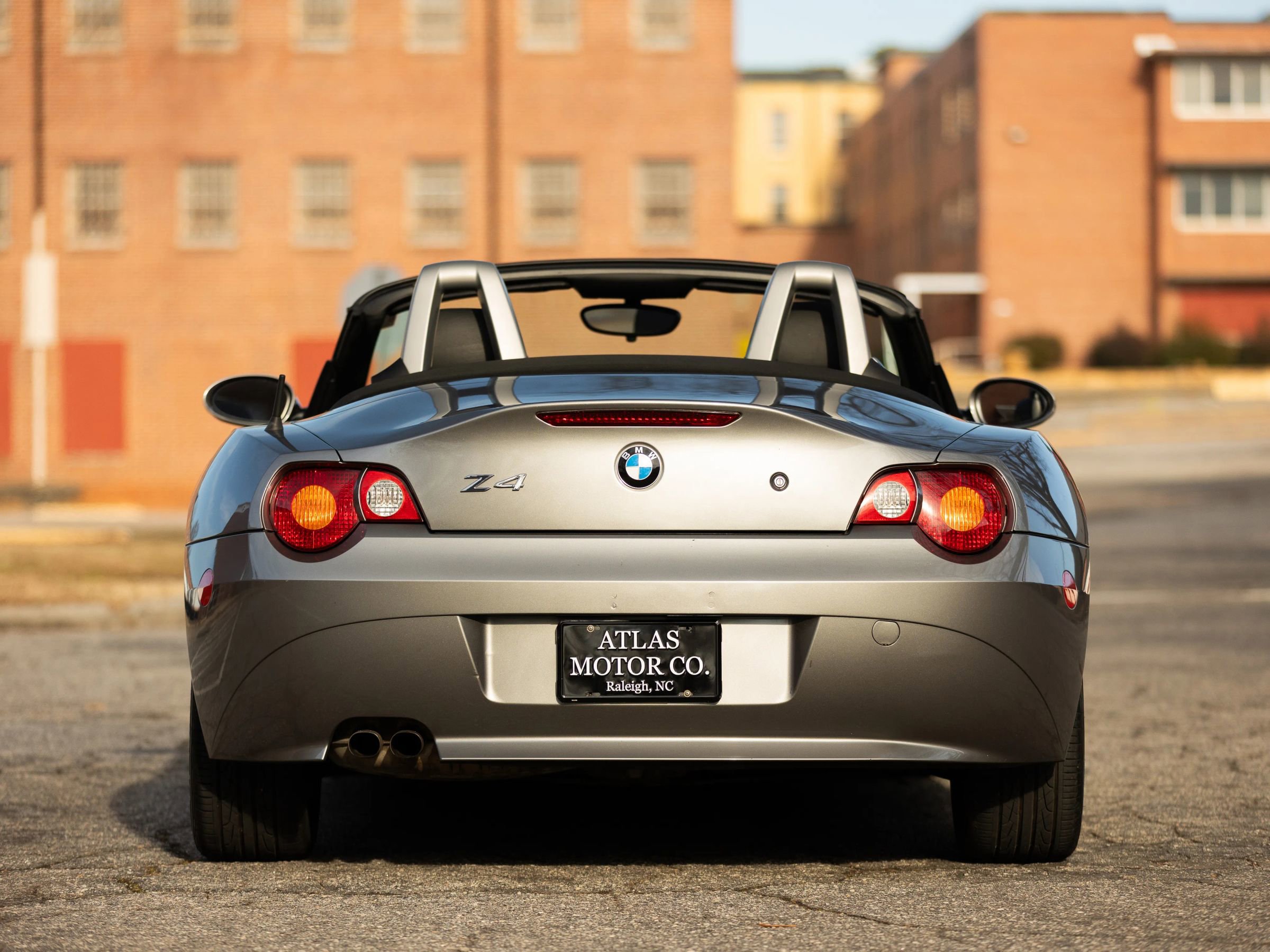Used 2003 BMW Z4 2.5i image 9
