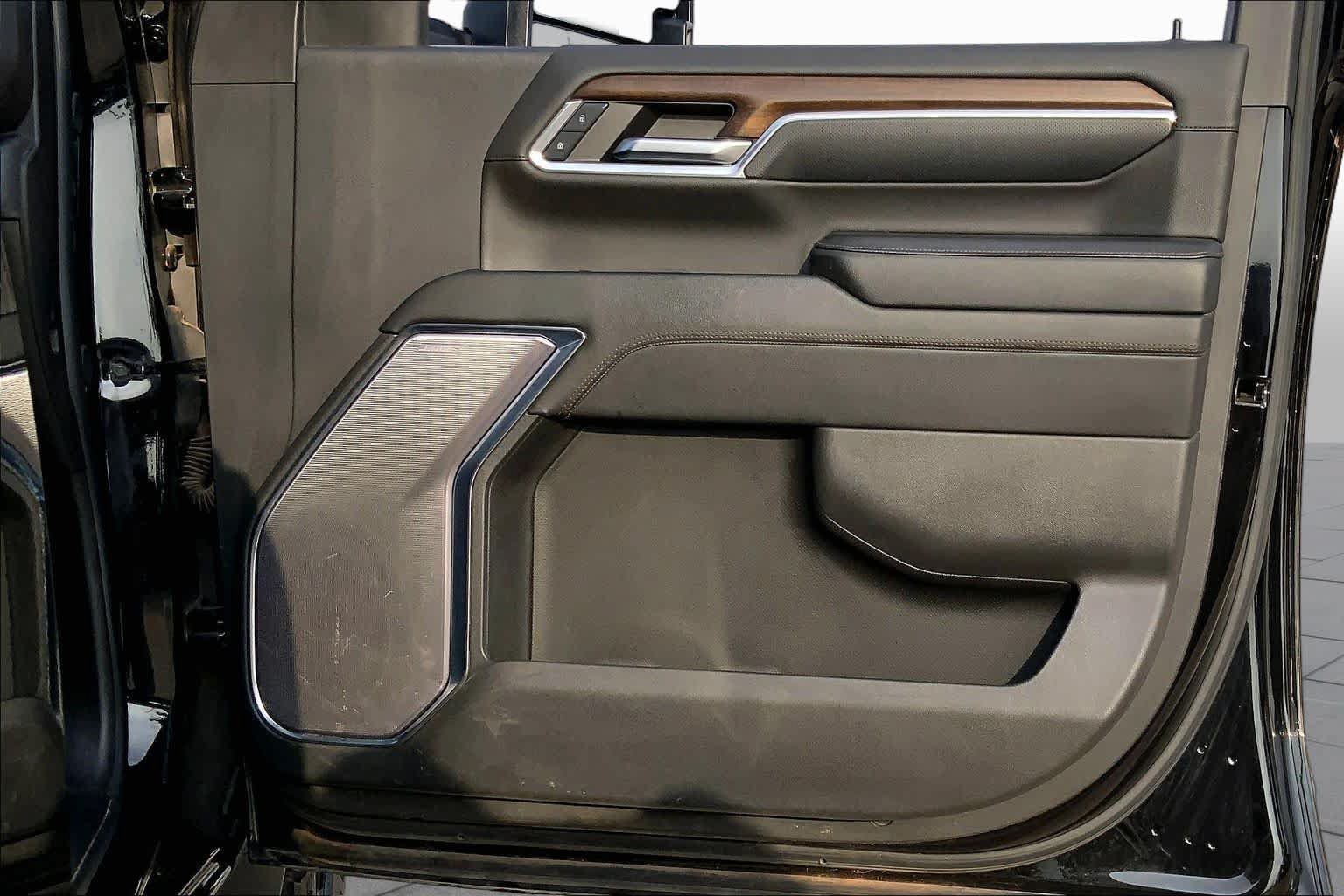Used 2024 Chevrolet Silverado 2500 High Country w/ High Country Premium Package AWD/4WD image 22