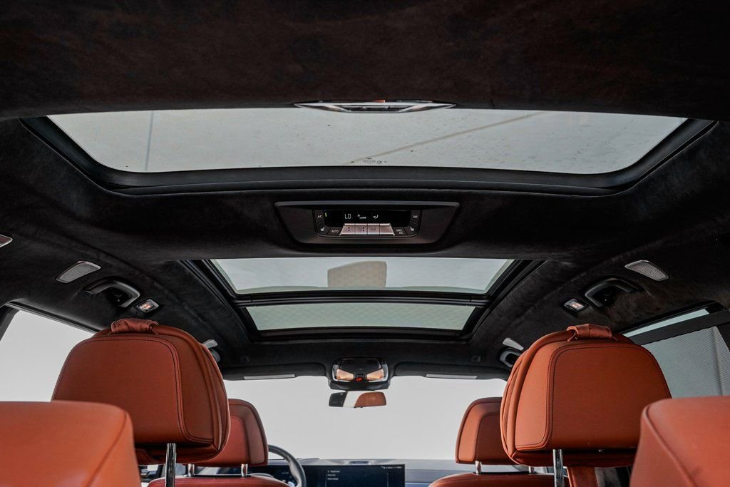 Certified 2025 BMW X7 M60i AWD/4WD image 24