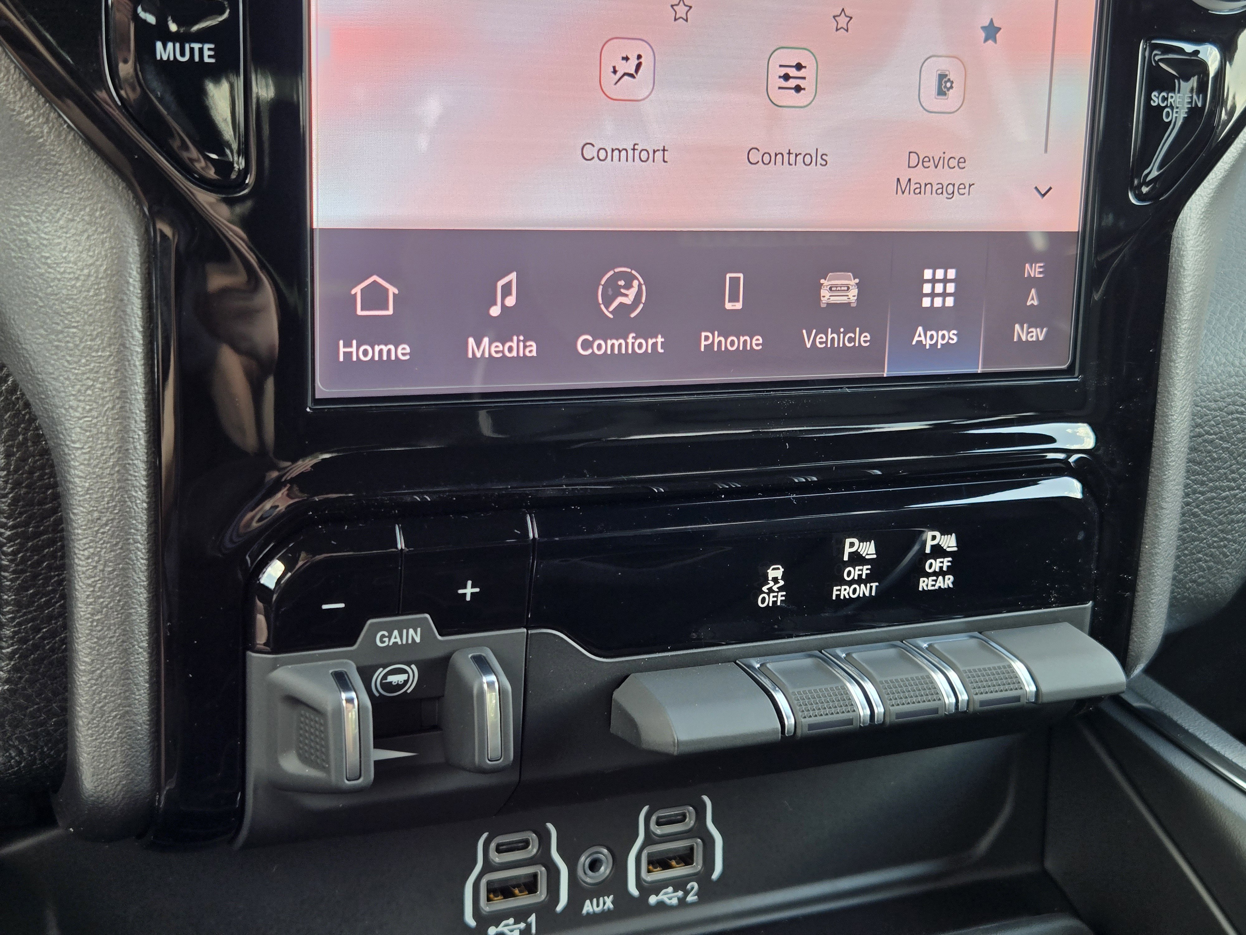 New 2026 RAM 1500 Laramie AWD/4WD image 15