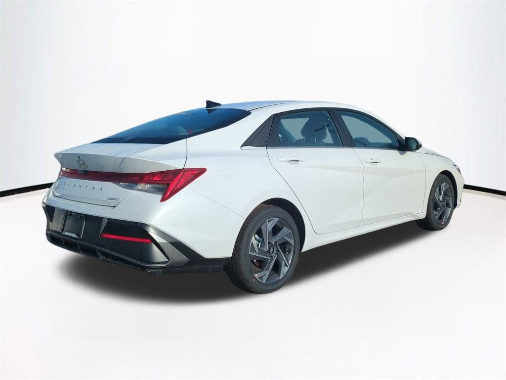 New 2026 Hyundai Elantra Limited image 5