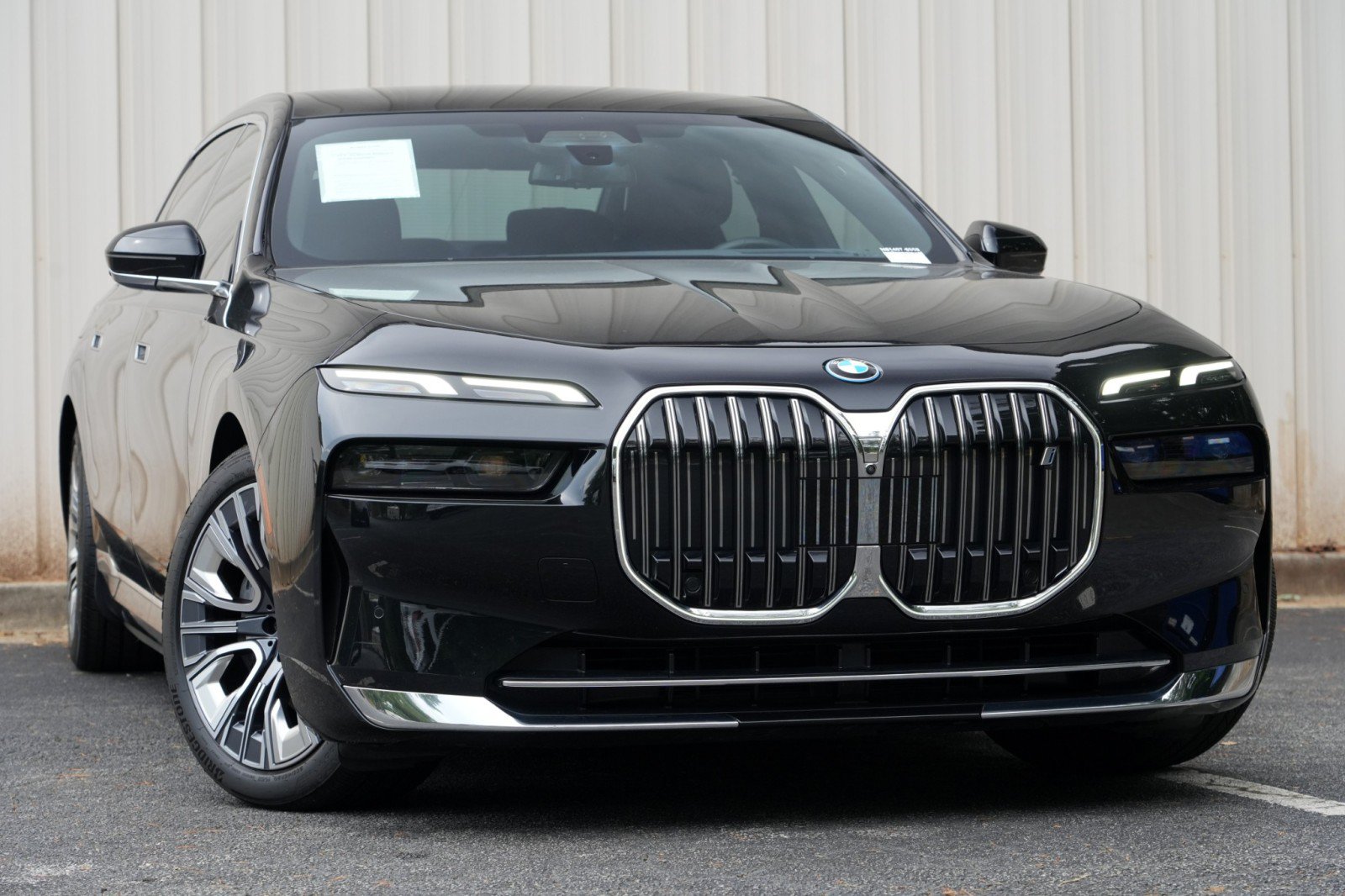 Used 2023 BMW i7 xDrive60 AWD/4WD image 4