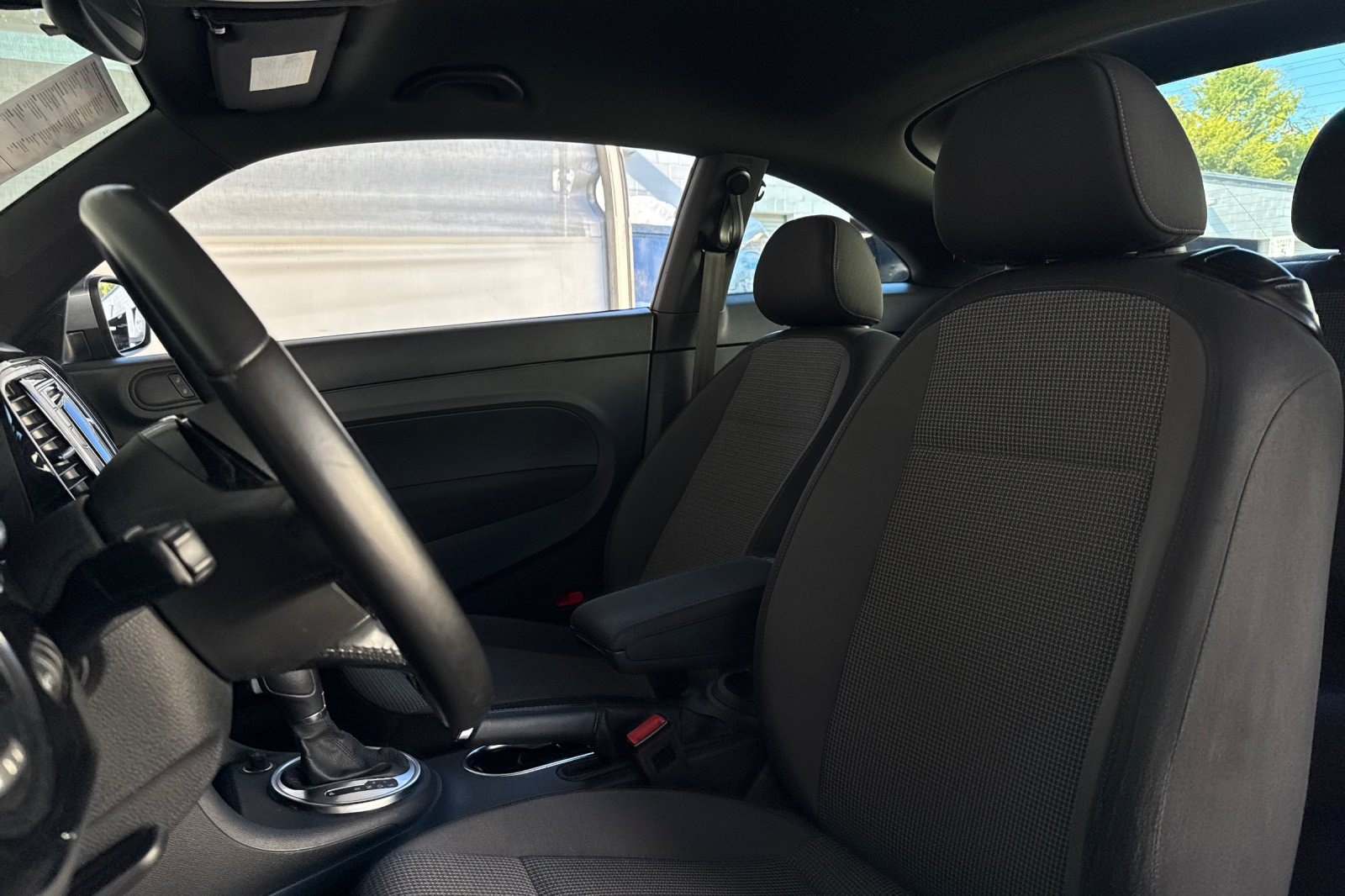 Used 2019 Volkswagen Beetle 2.0T S FWD image 26
