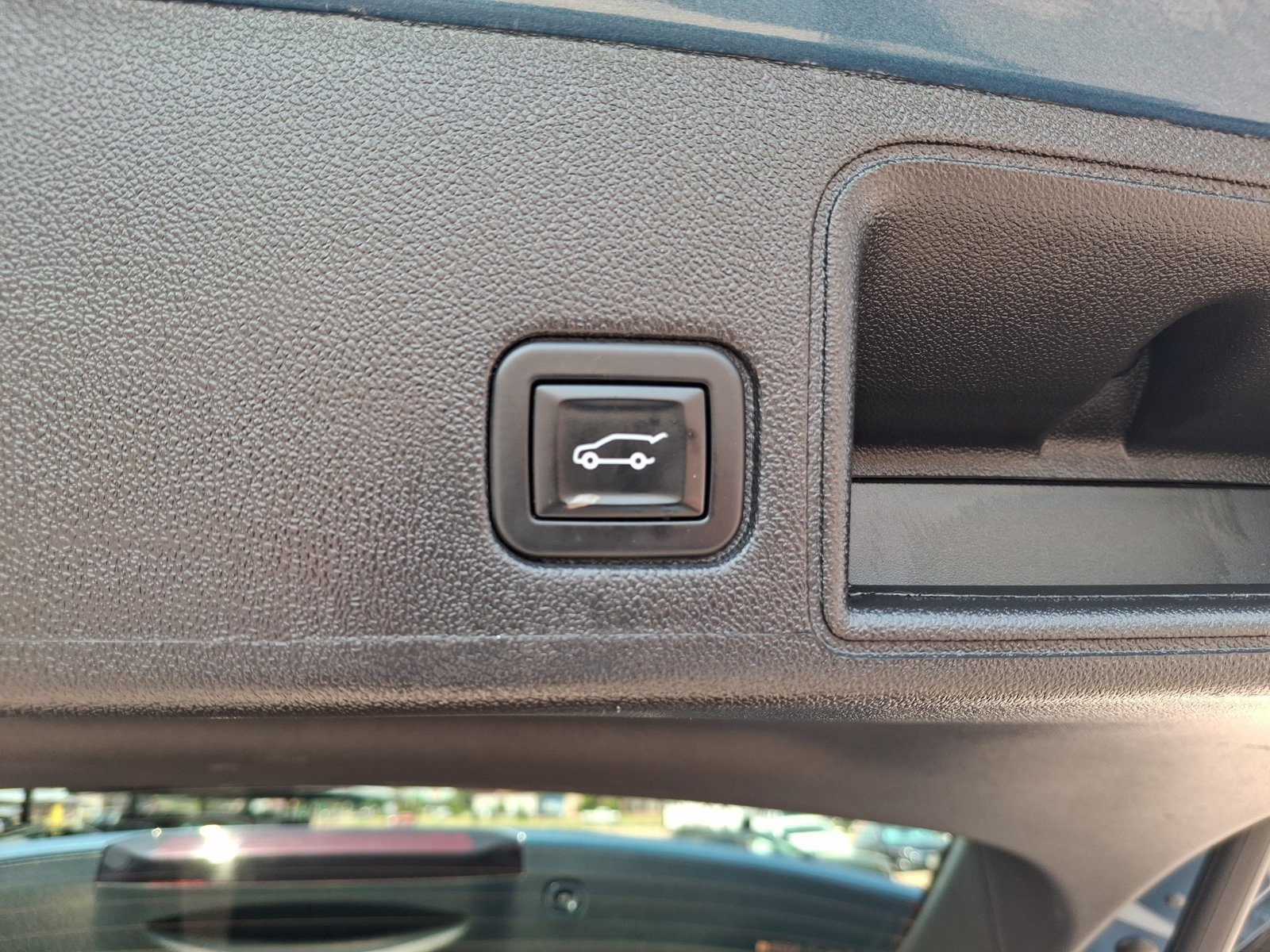 Used 2024 GMC Terrain SLT AWD/4WD image 10
