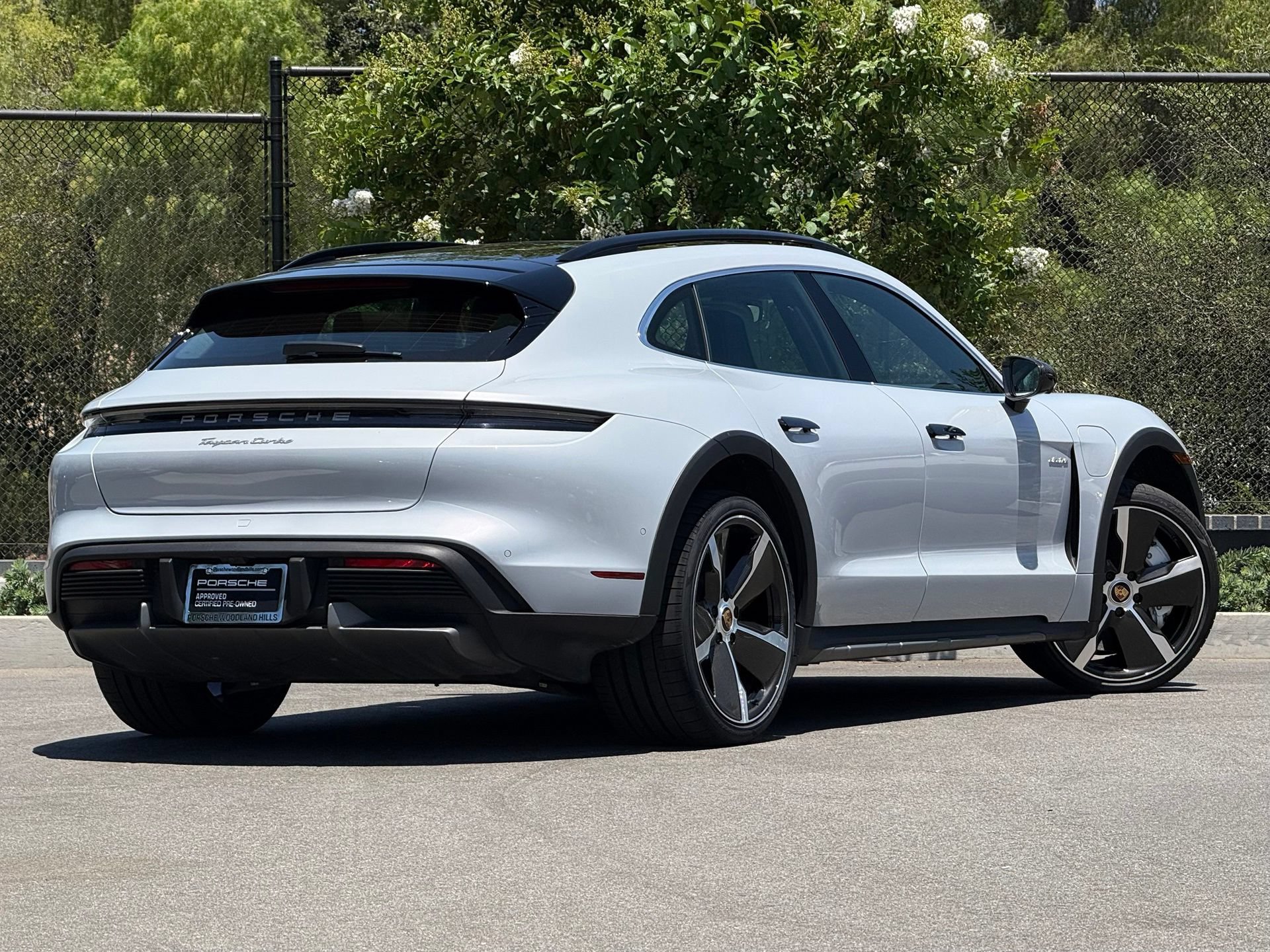 Certified 2023 Porsche Taycan Turbo AWD/4WD image 7